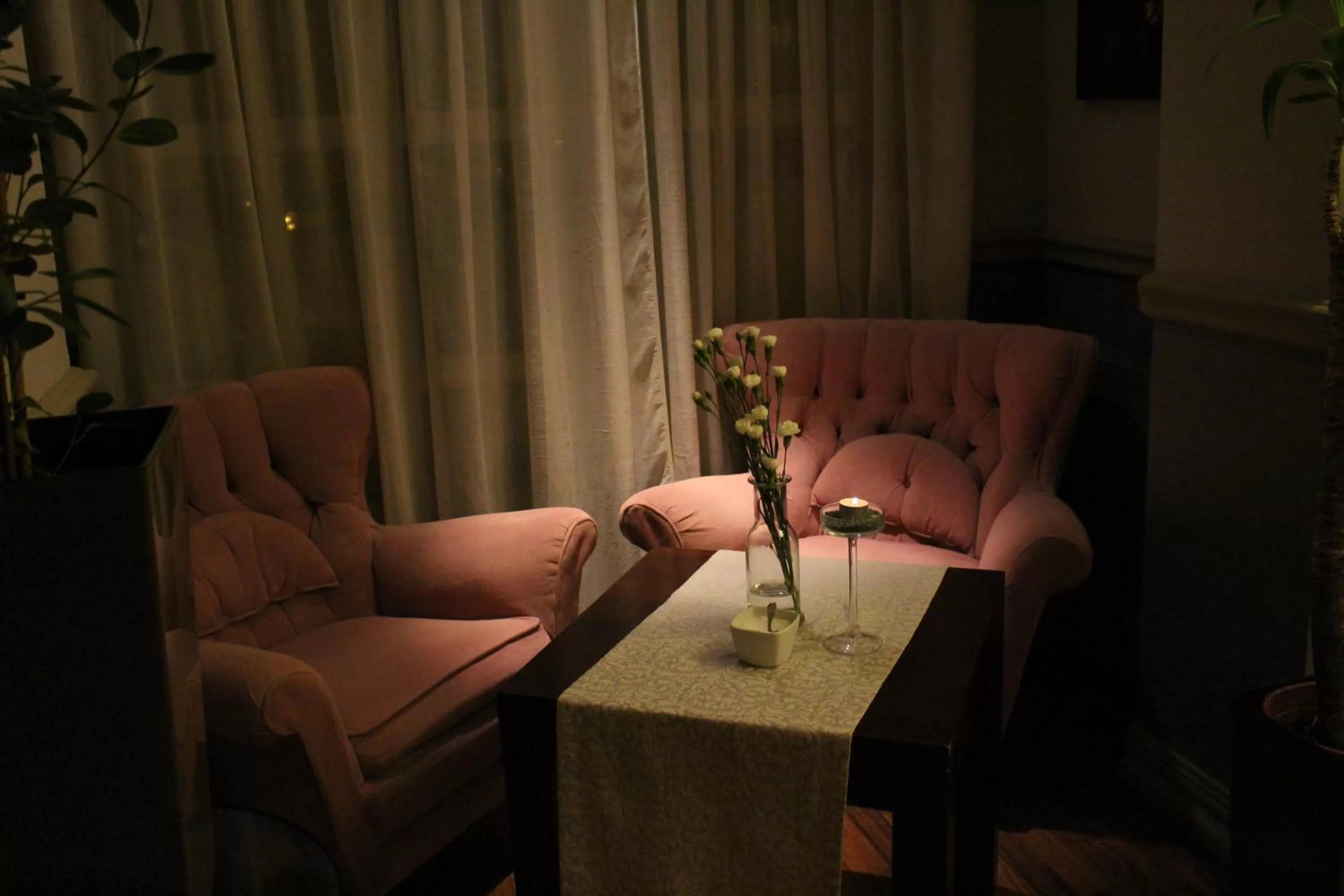 Seating area in PIANO CAFE b&b