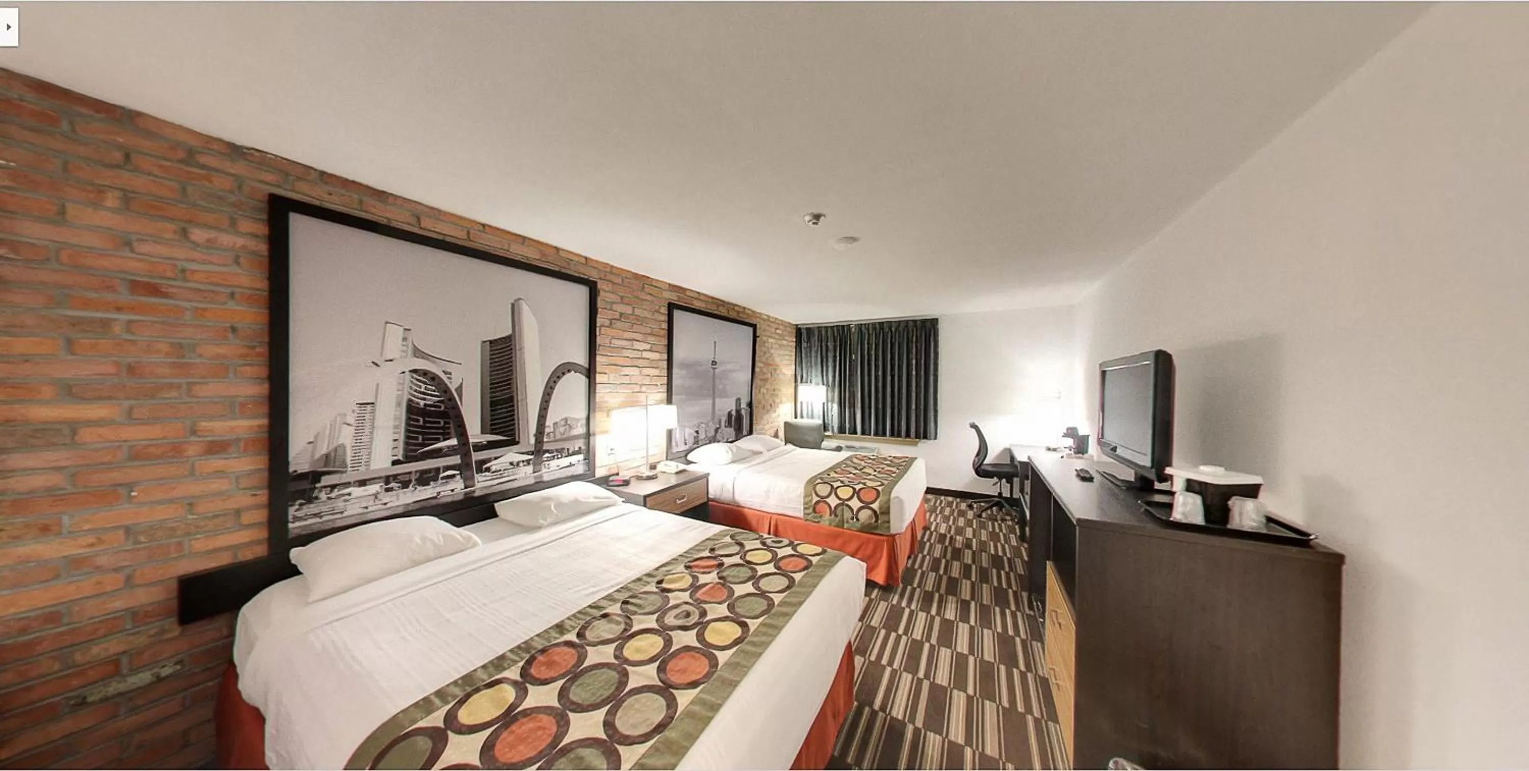 Photo of the whole room, Bed in Super 8 by Wyndham Sudbury ON