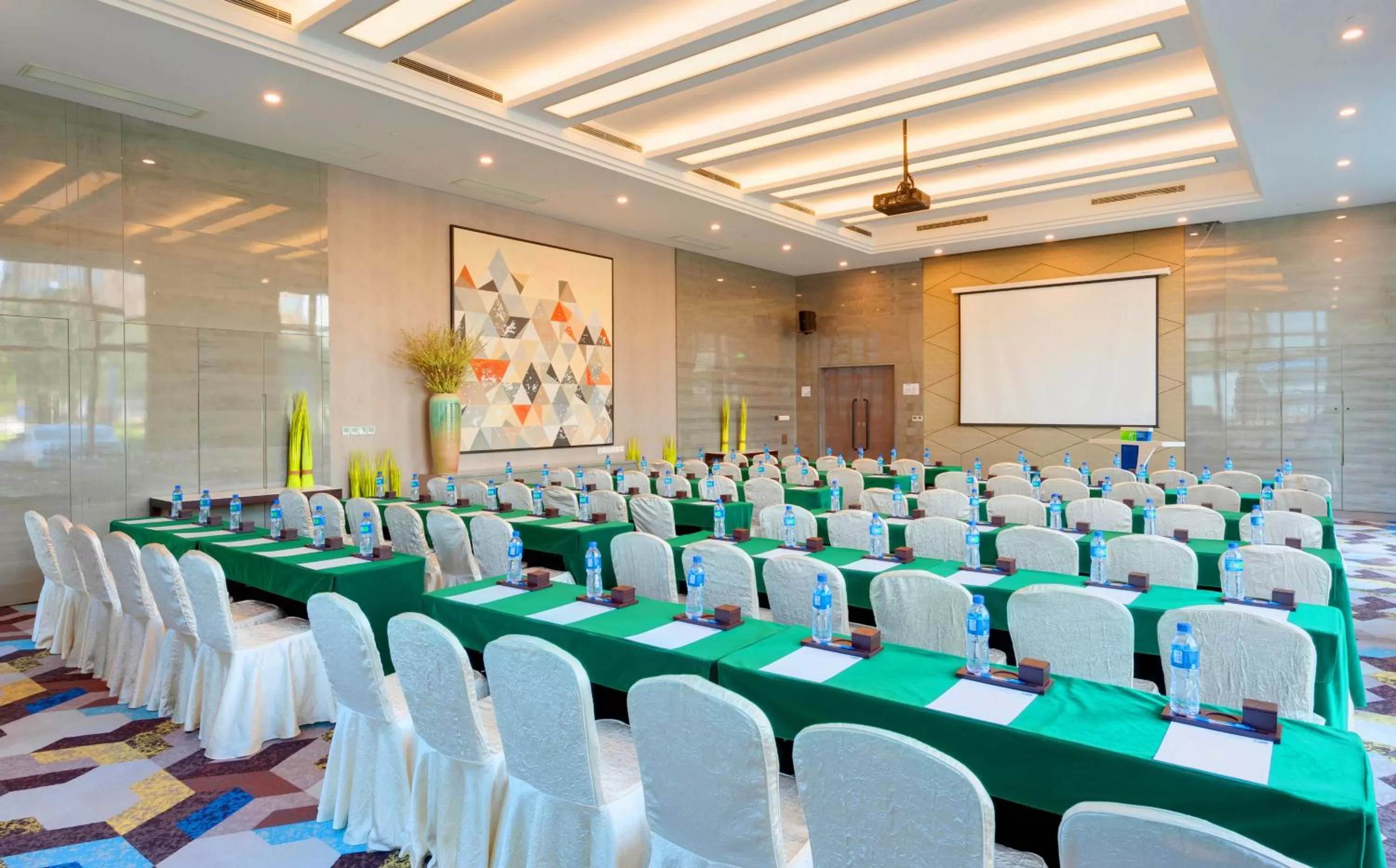 Meeting/conference room in Holiday Inn Express Beijing Yizhuang by IHG - Taxi 1 Hour to International Airport and 800 Meters to the Nearby Subway