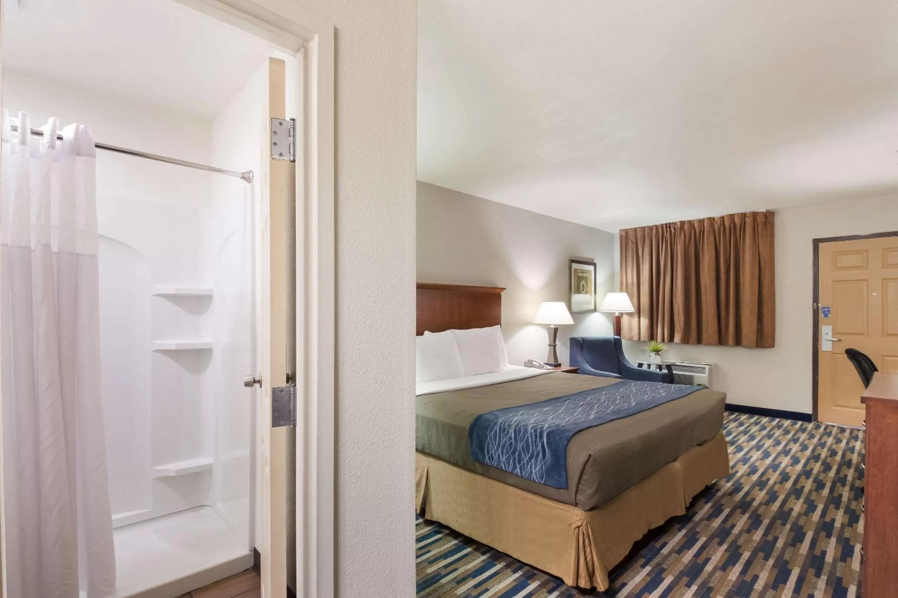 Bedroom, Bed in Rodeway Inn Fort Morgan