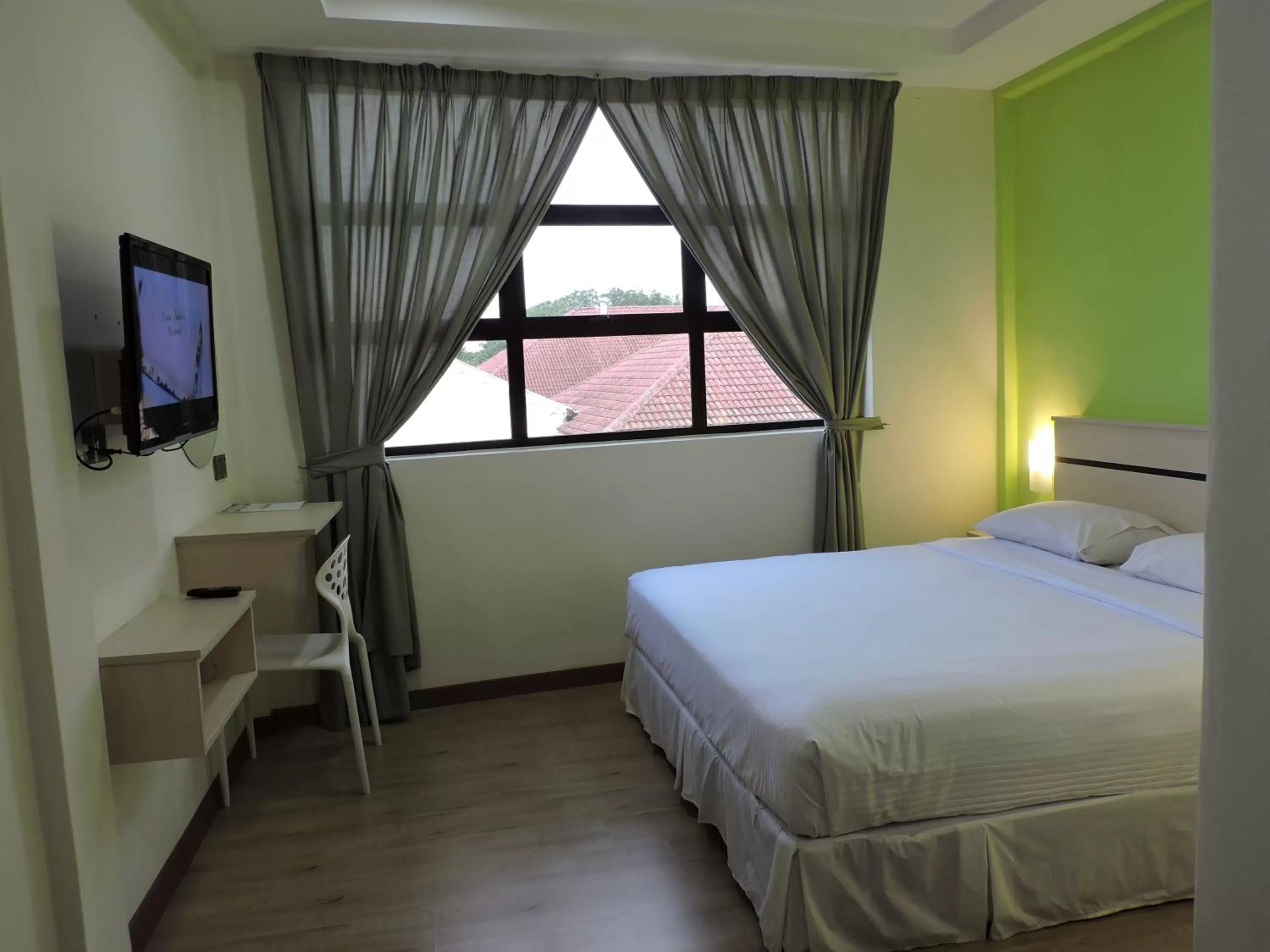 Bedroom, Bed in Merlin Hotel George Town Penang
