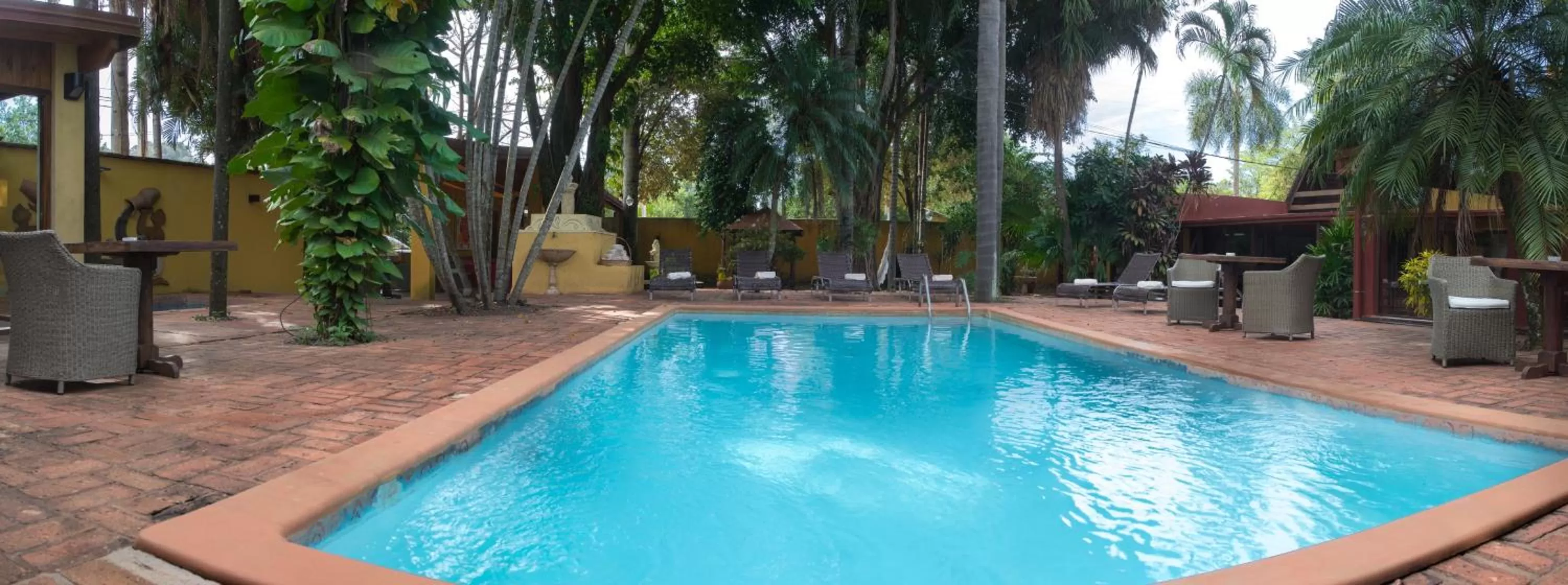 Swimming Pool in Boutique Hotel De La Fonte & Restaurant