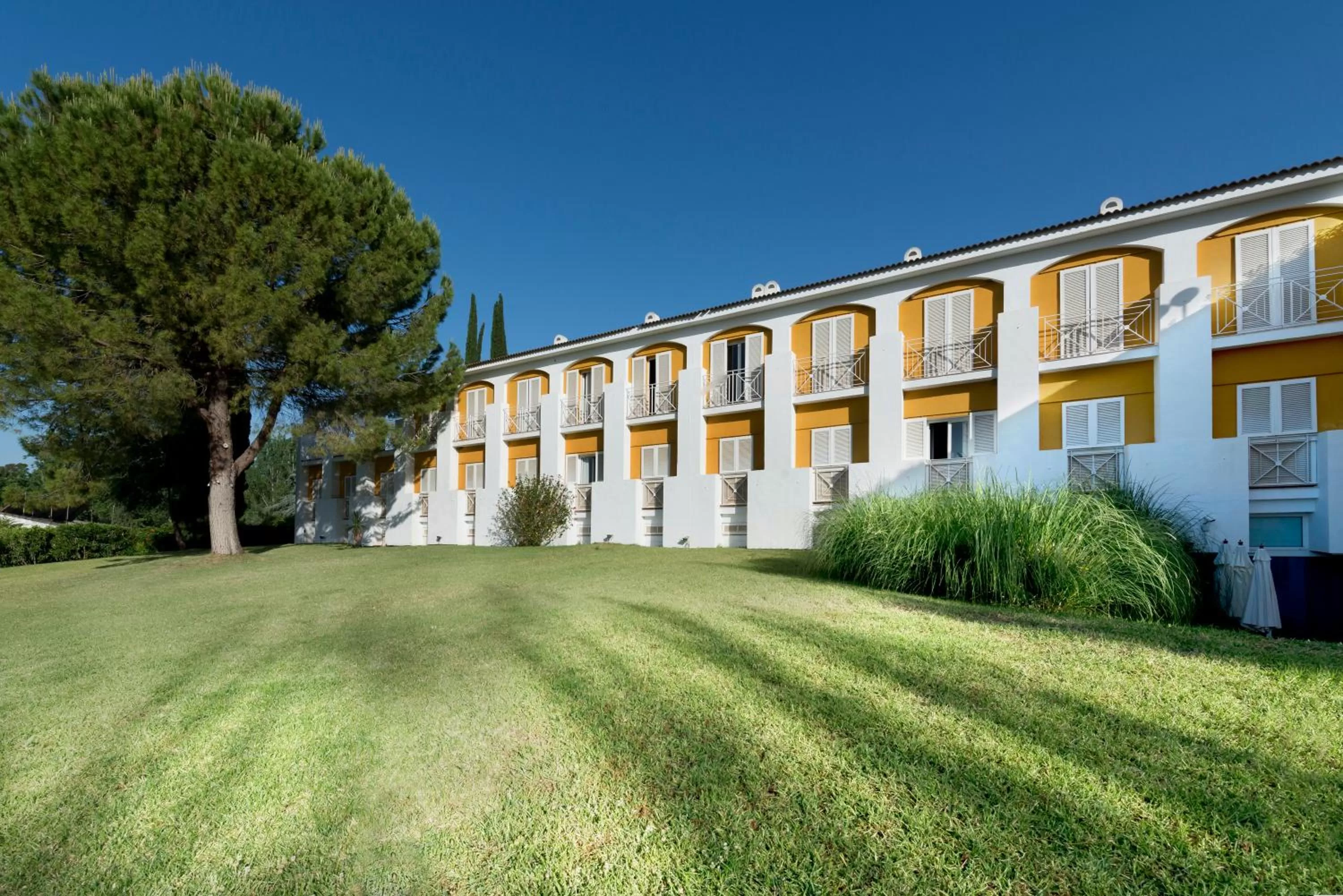 Property building in Exe Las Adelfas