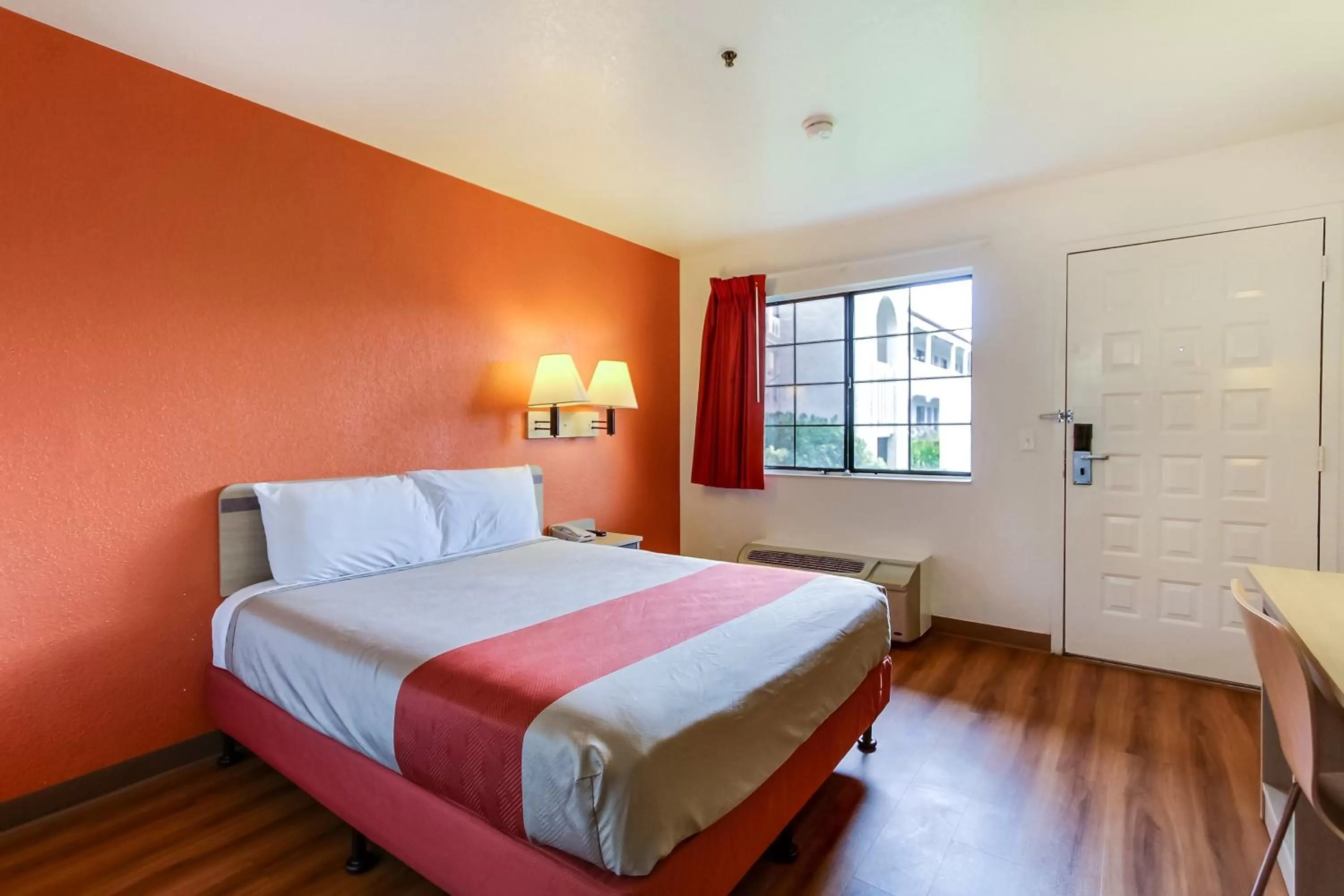 Photo of the whole room, Bed in Motel 6-Salinas, CA - North Monterey Area