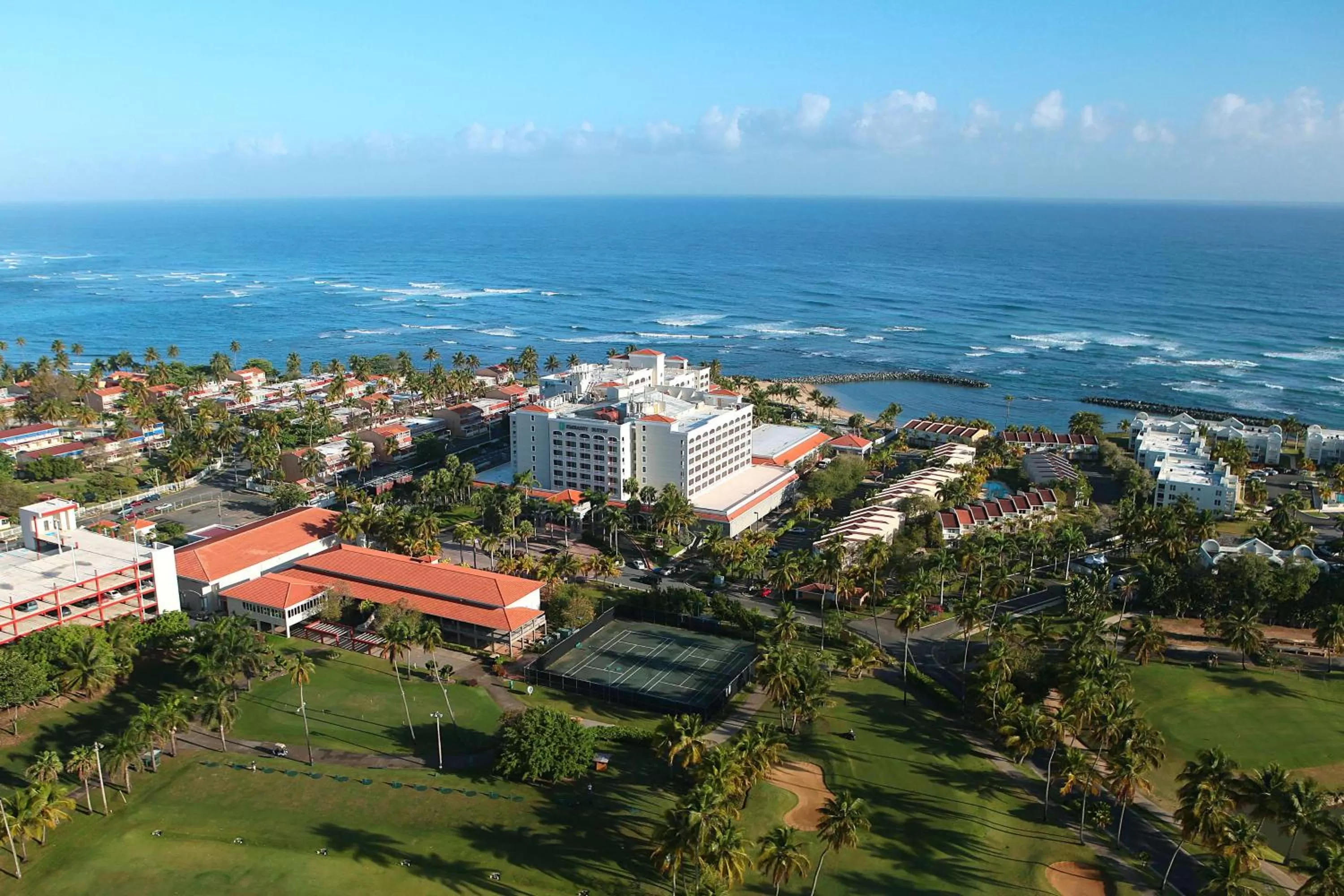 Golfcourse in Embassy Suites by Hilton Dorado del Mar Beach Resort