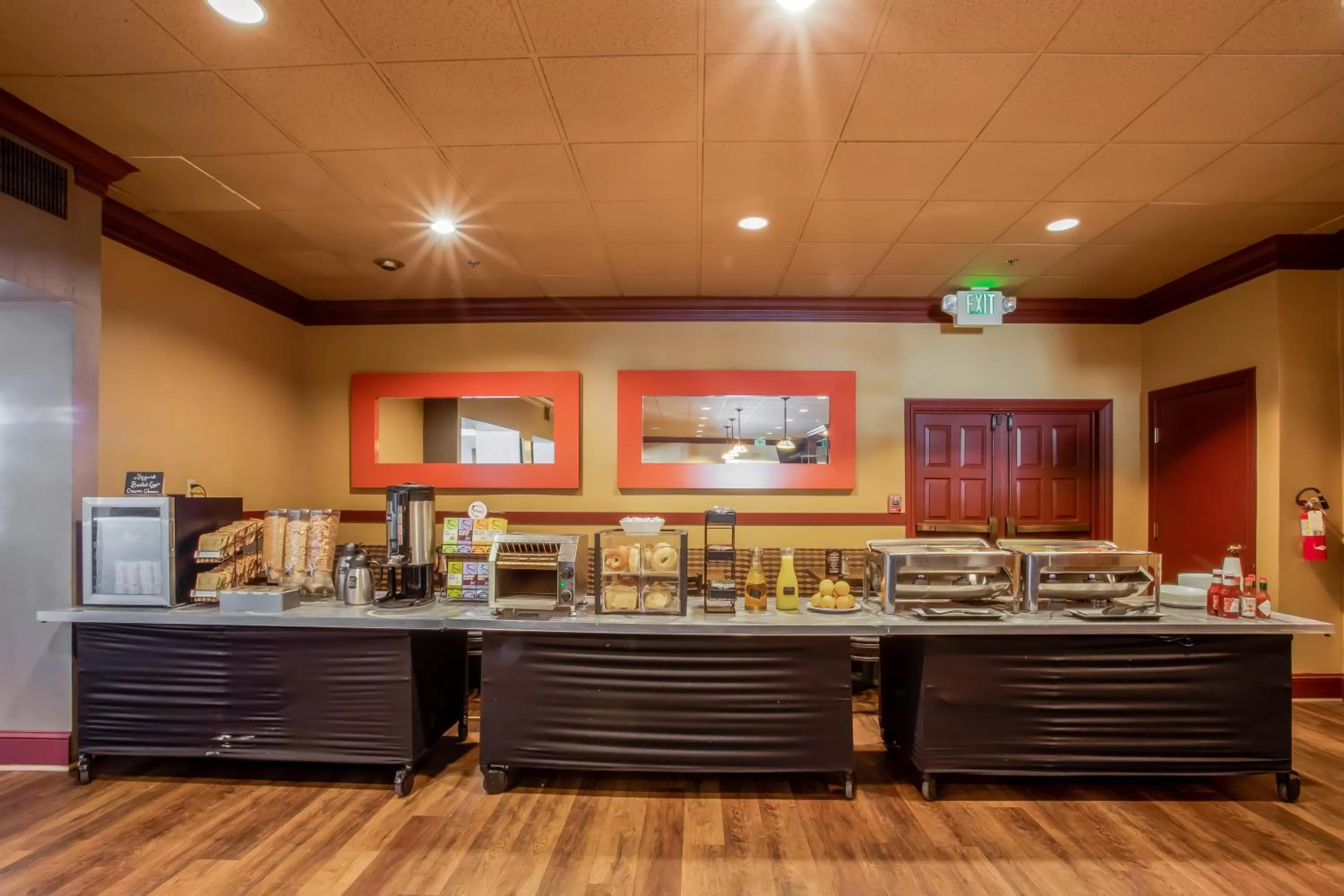 Food in Lions Gate Hotel