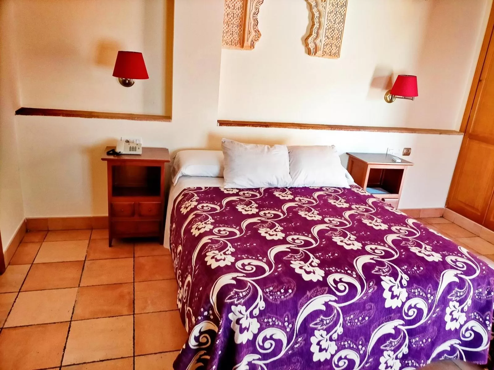 Bedroom, Bed in Abadía Hotel