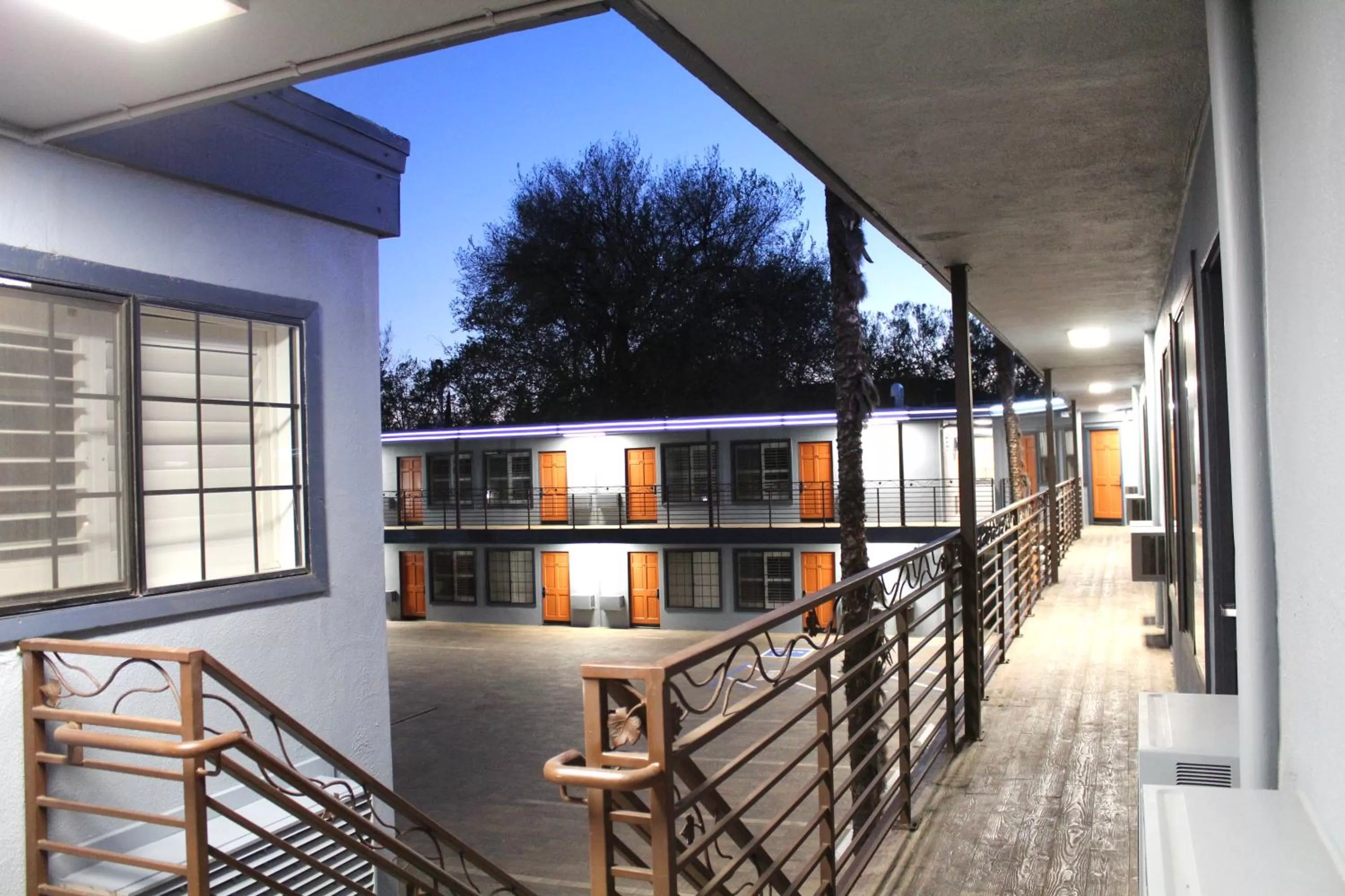 Balcony/Terrace in The Vine Inn Davis