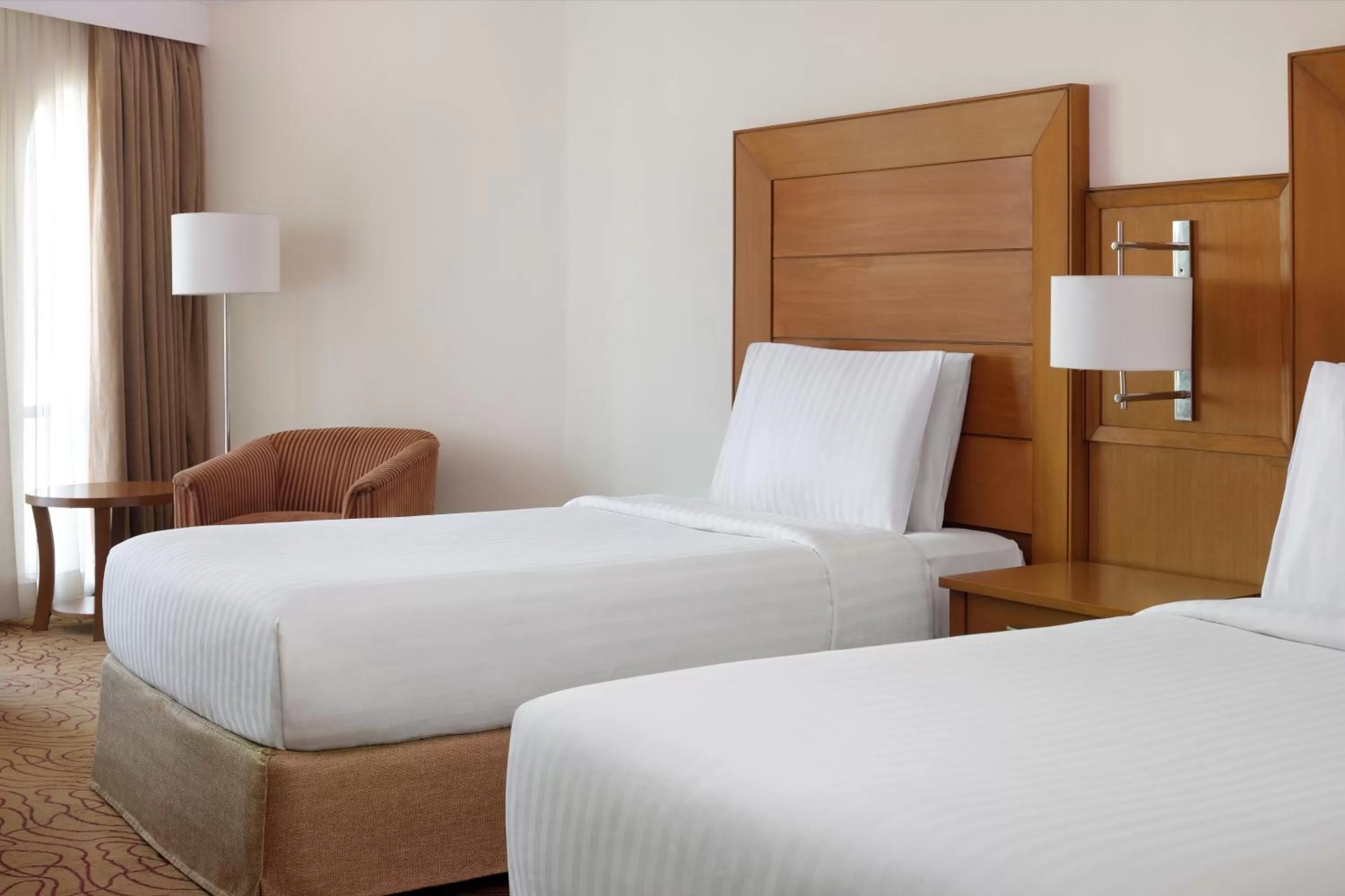 Bedroom, Bed in Mövenpick Hotel Karachi