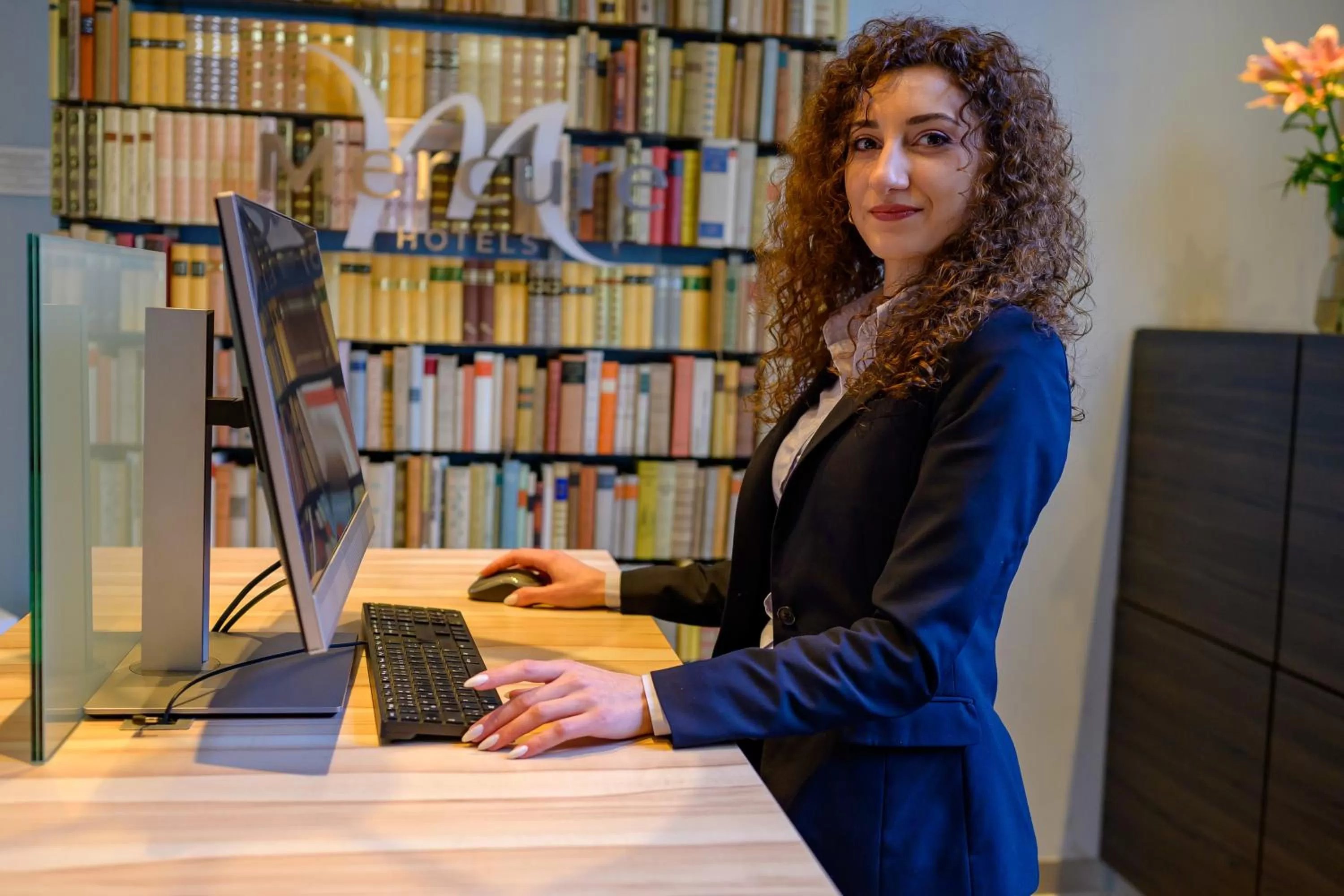 Lobby or reception in Mercure Hotel Hannover City