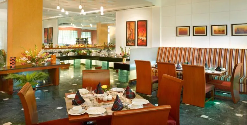 Restaurant/places to eat in Hotel Hindusthan International, Varanasi