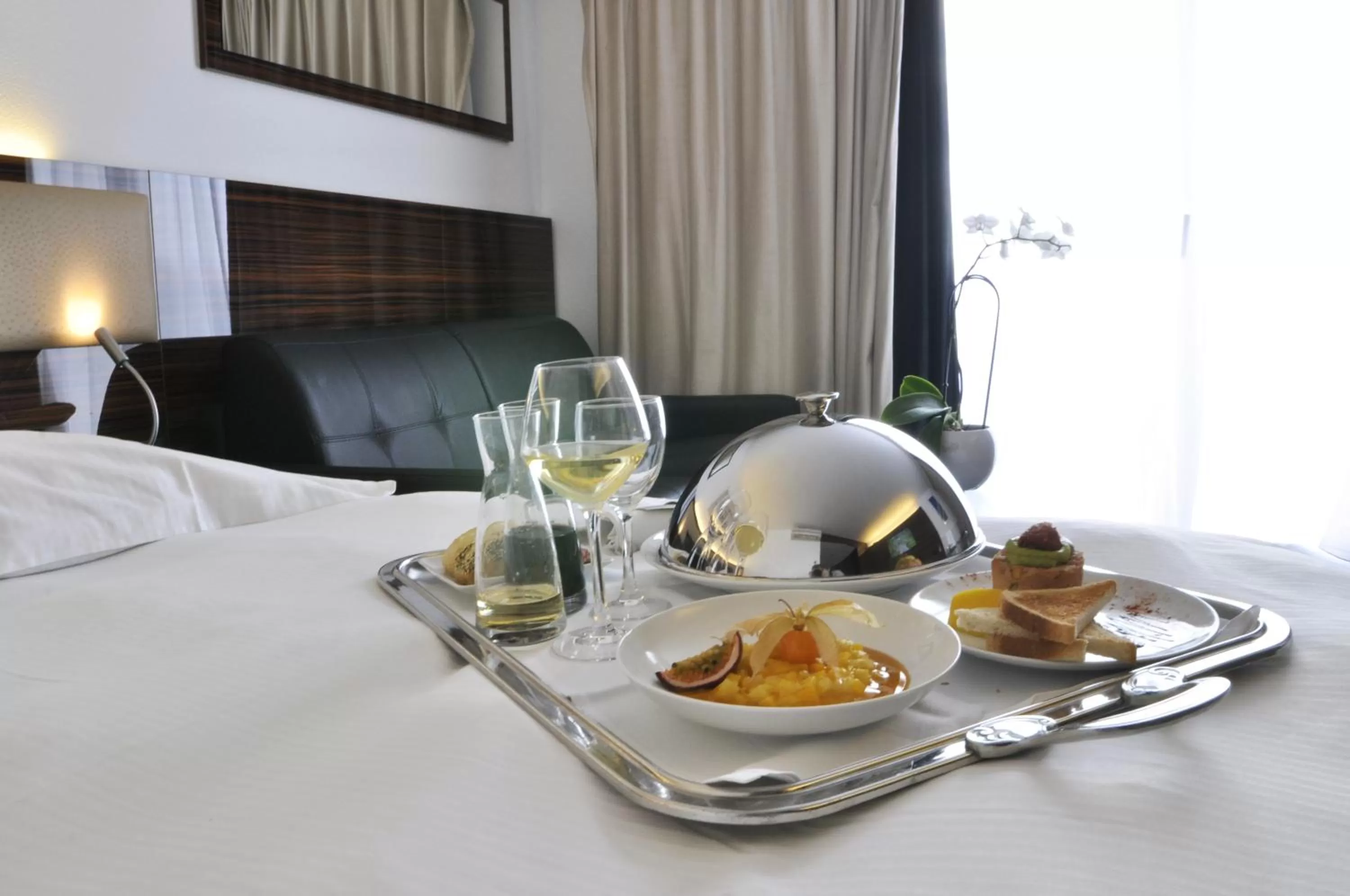 Food and drinks, Bed in Westotel Nantes Atlantique