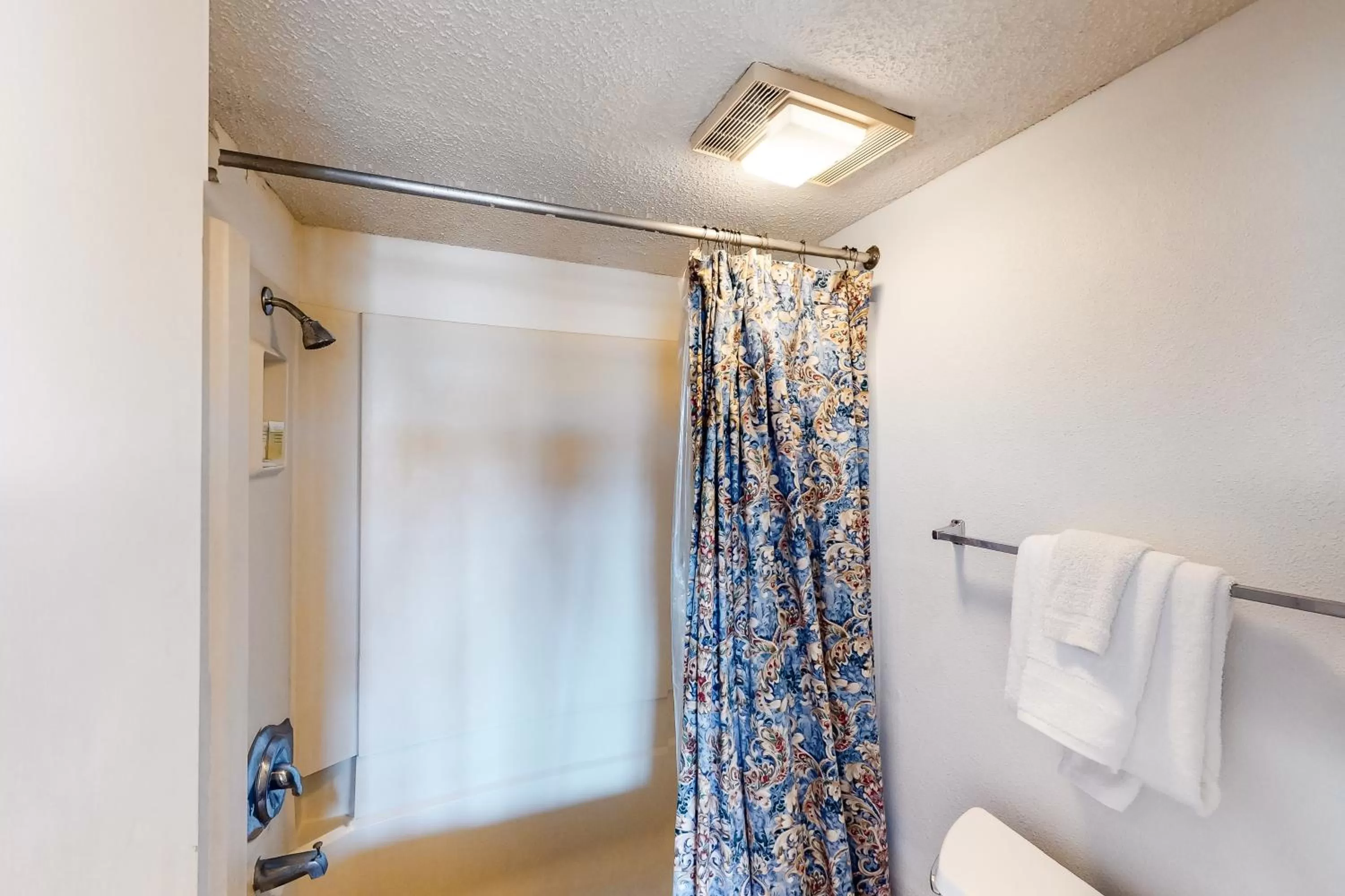 Bathroom in Suntide II Condominiums #108