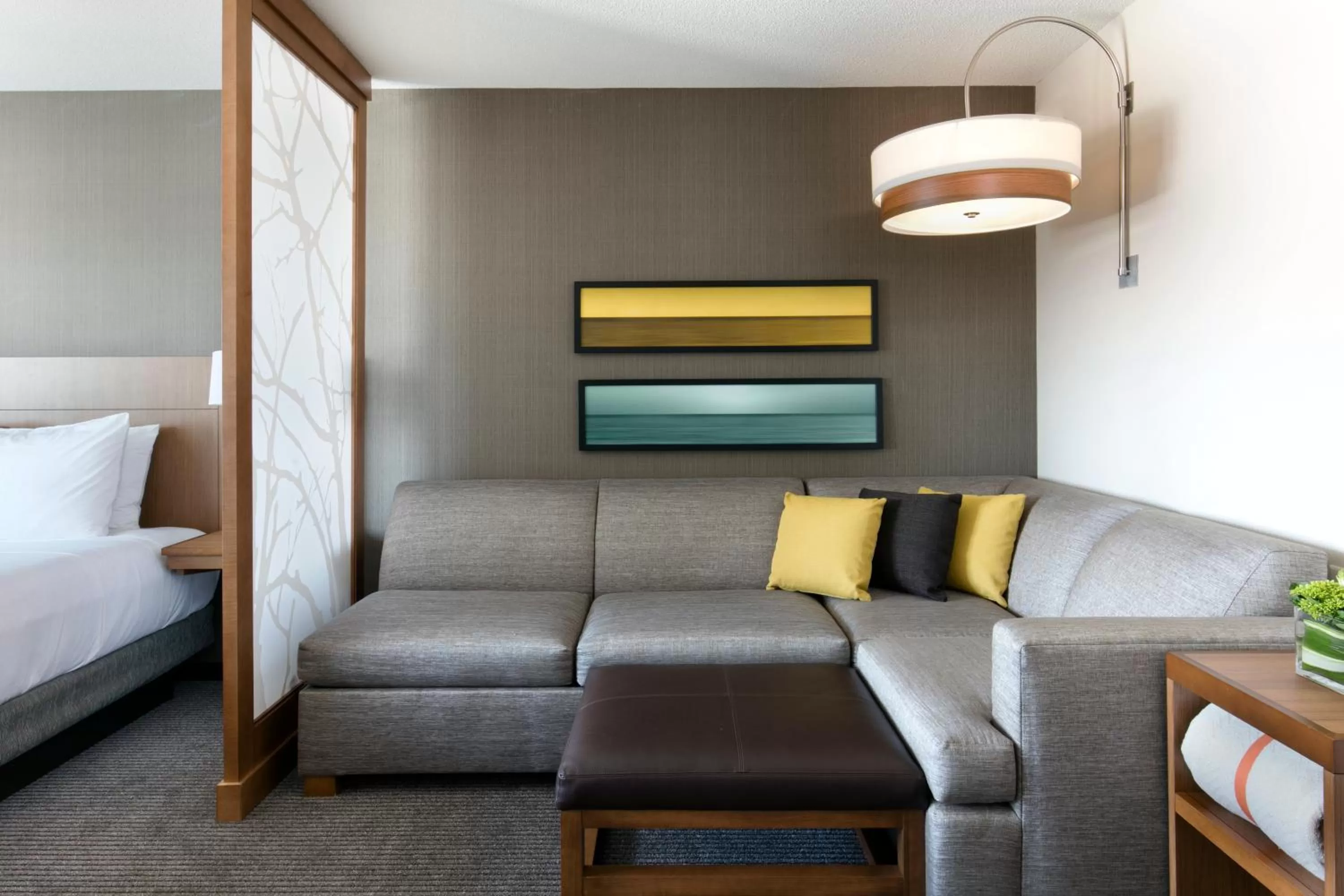 Seating area in Hyatt Place Charleston - Historic District