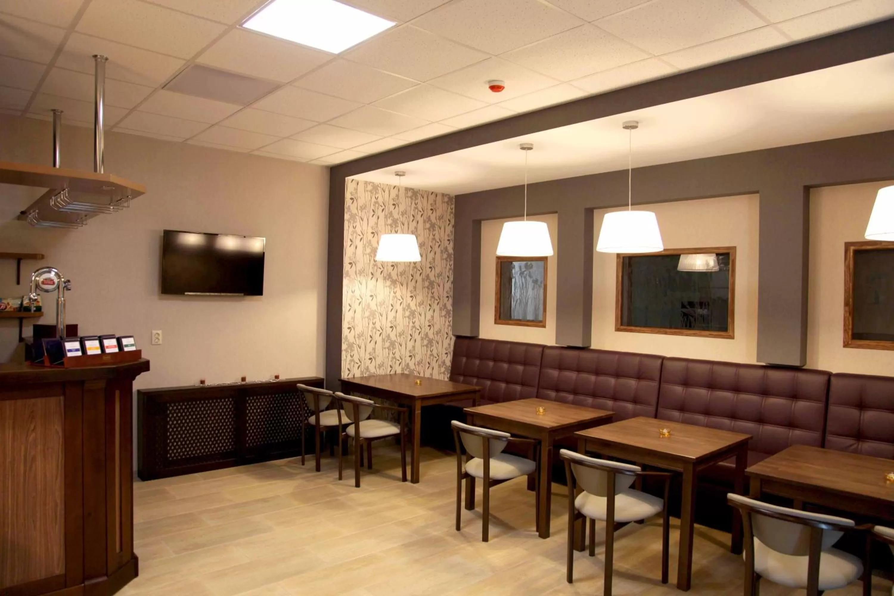 Lounge or bar in irisHotels