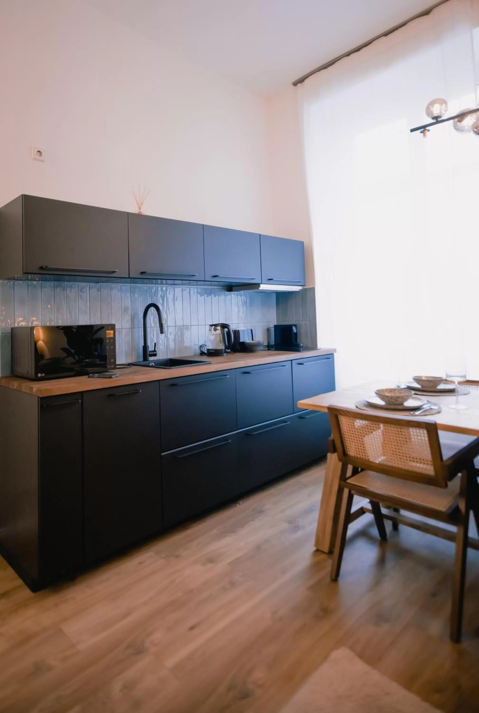 Kitchen or kitchenette in The Weinert Suites