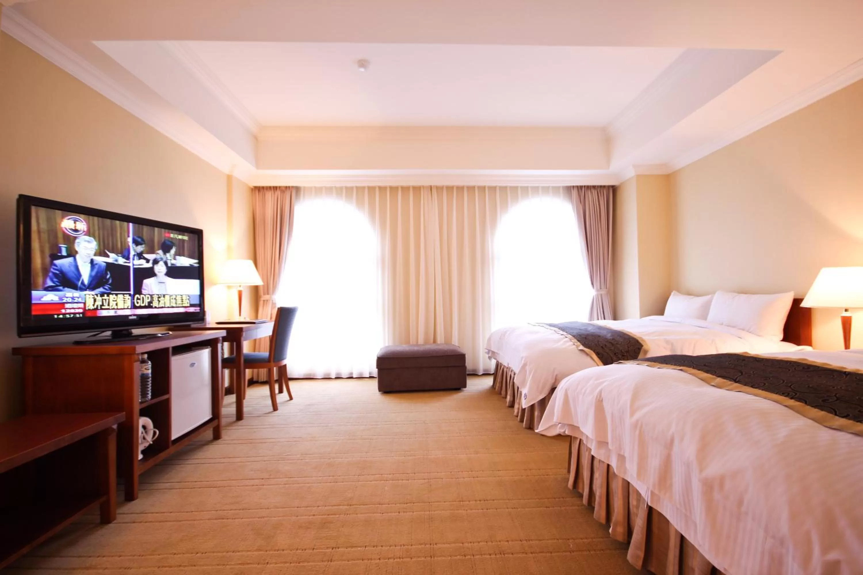 Photo of the whole room, Bed in Grand Boss Hotel