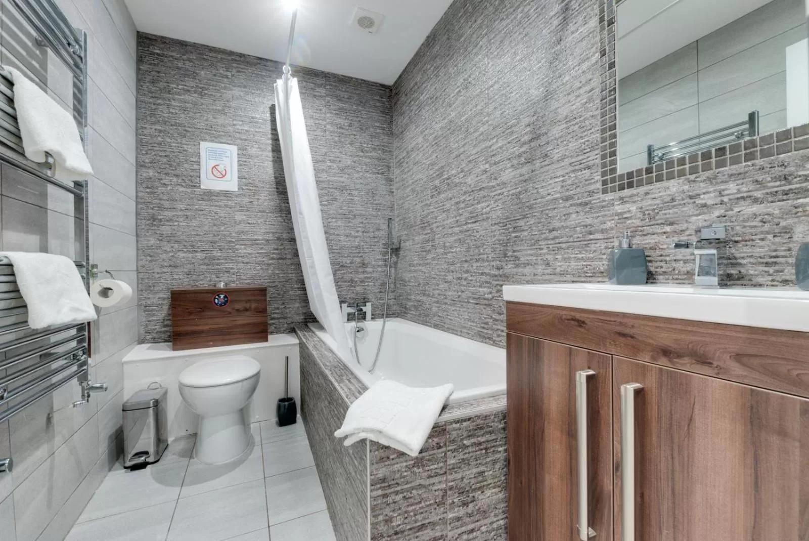 Shower in RST Rodney Street