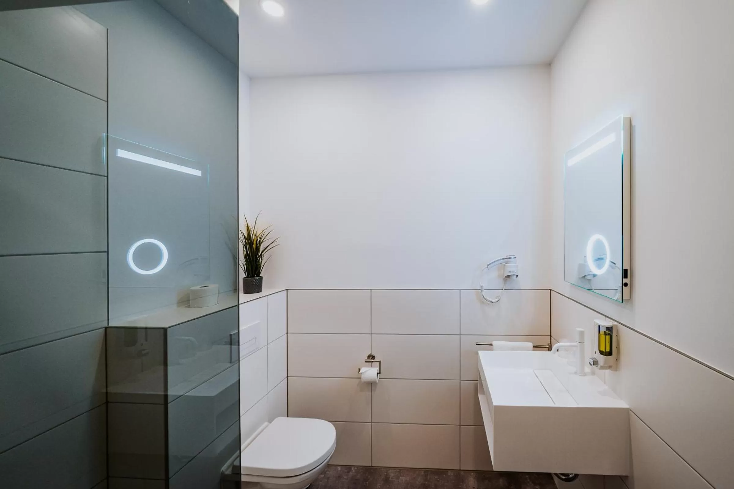 Bathroom in RobrookS Hotel Garni