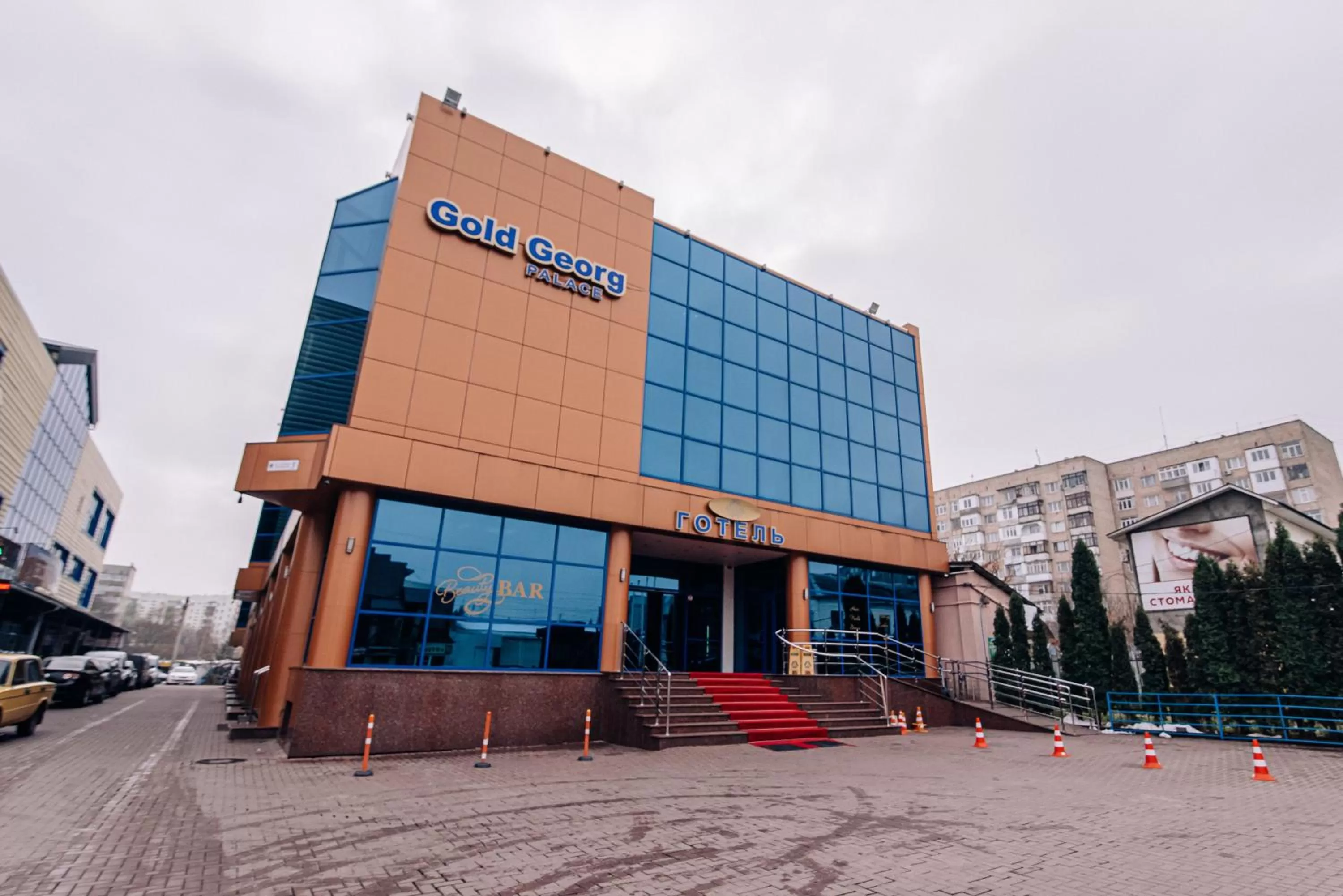 Parking in Gold Georg Palace Hotel