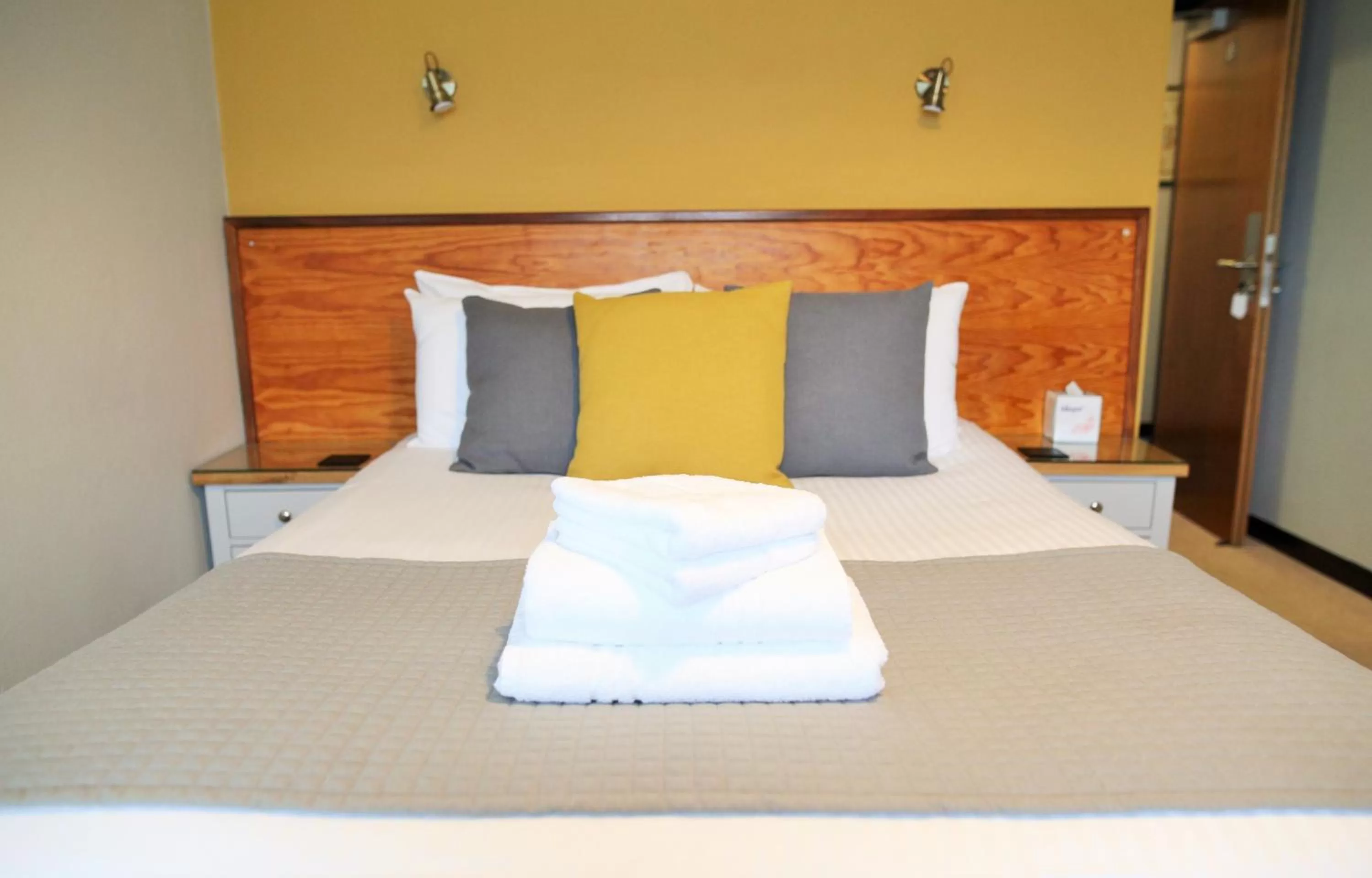 Bed in Tricky's Hotel