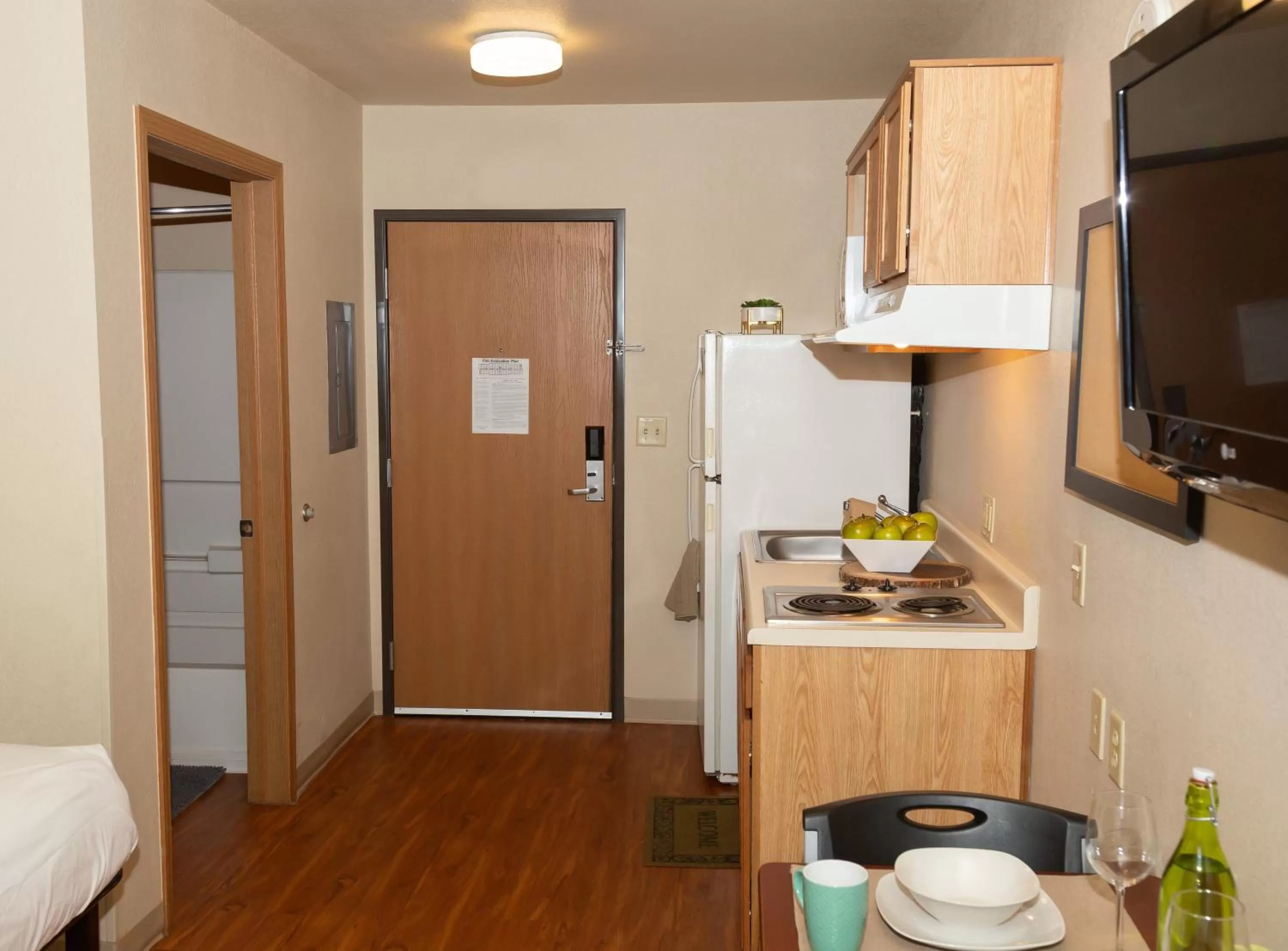 Kitchen or kitchenette, Kitchen/Kitchenette in Siegel Select Alexandria