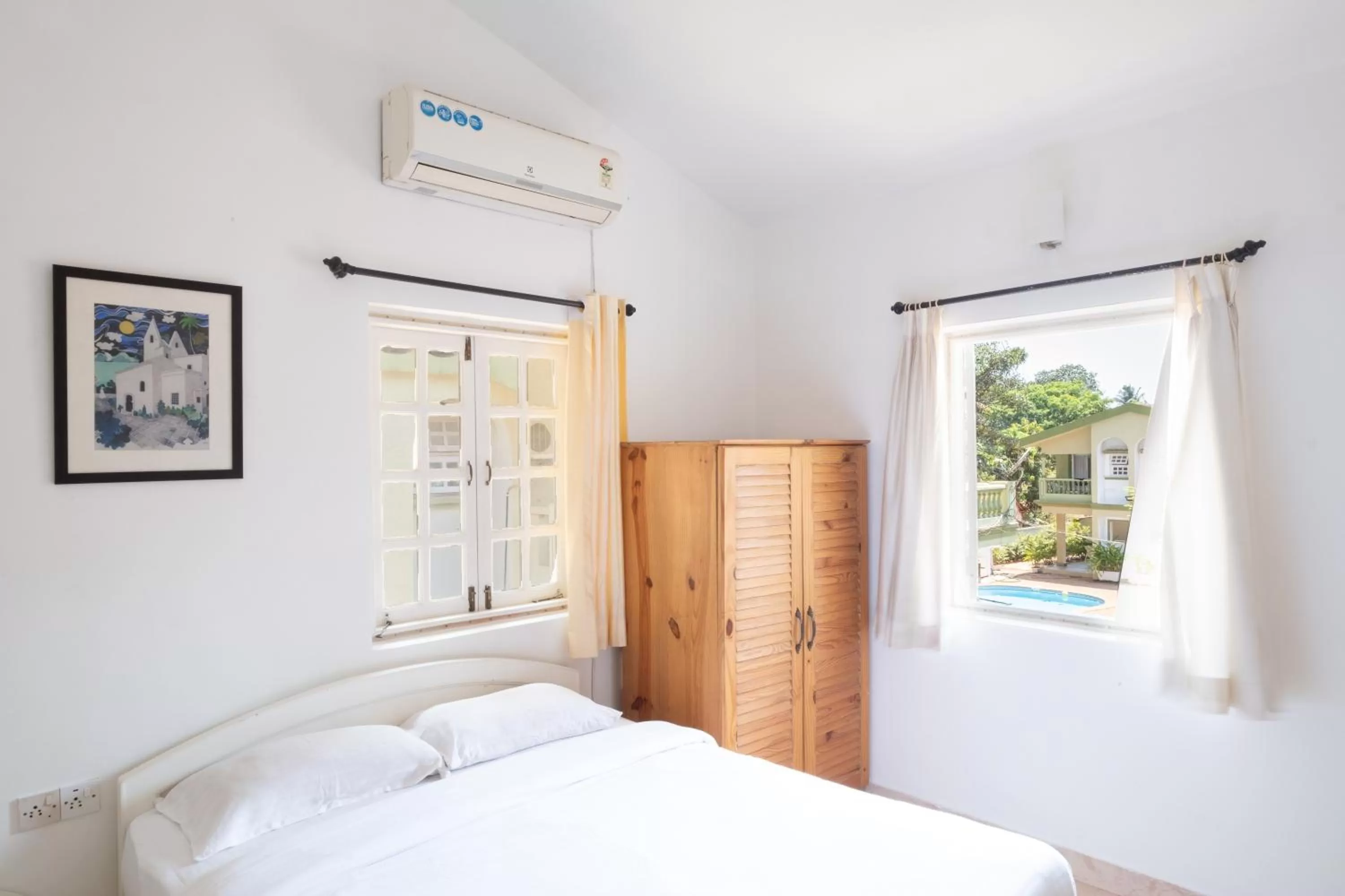 Bedroom, Bed in Casa Legend Economy, Calangute Goa