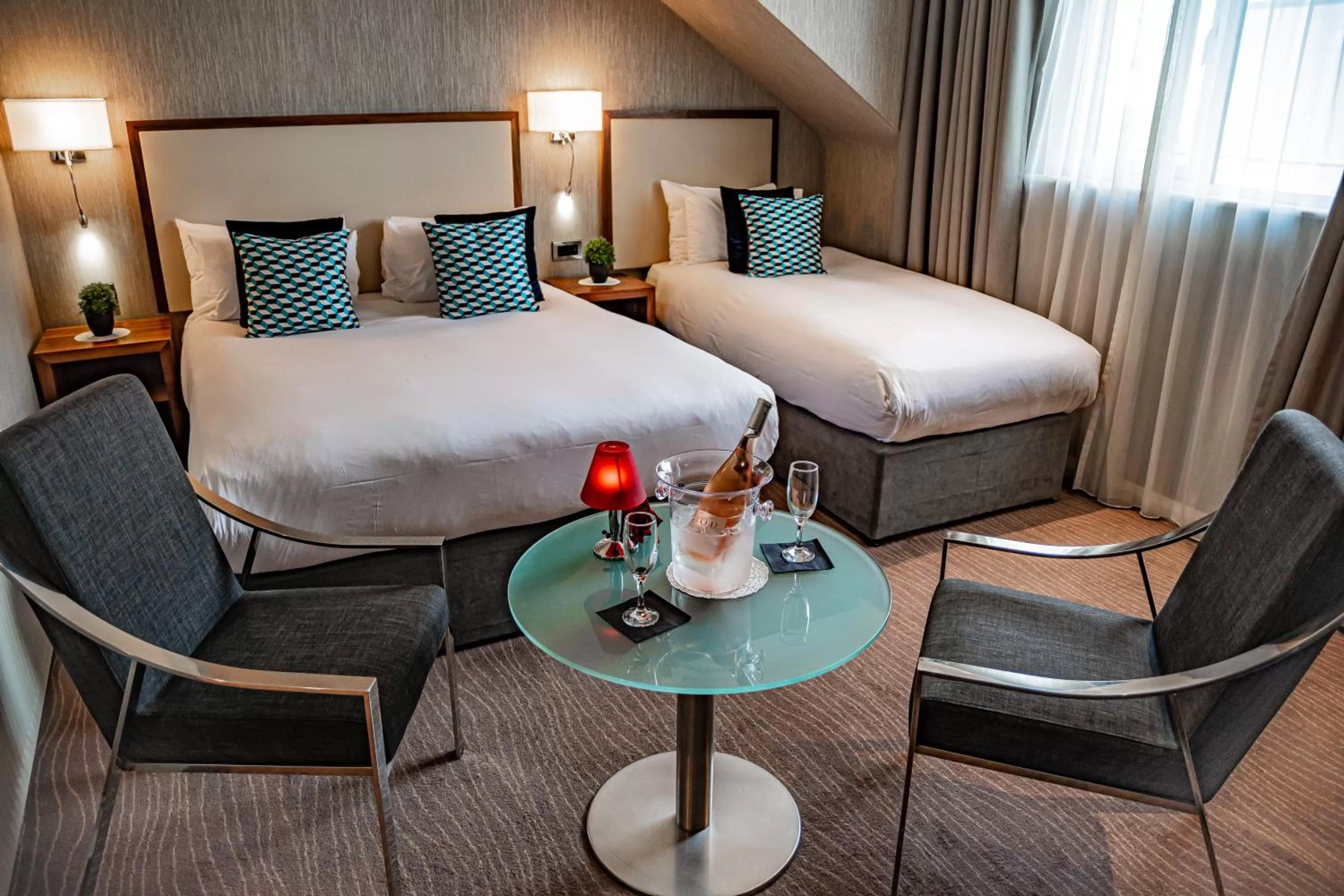 Twin Room in Eyre Square Hotel