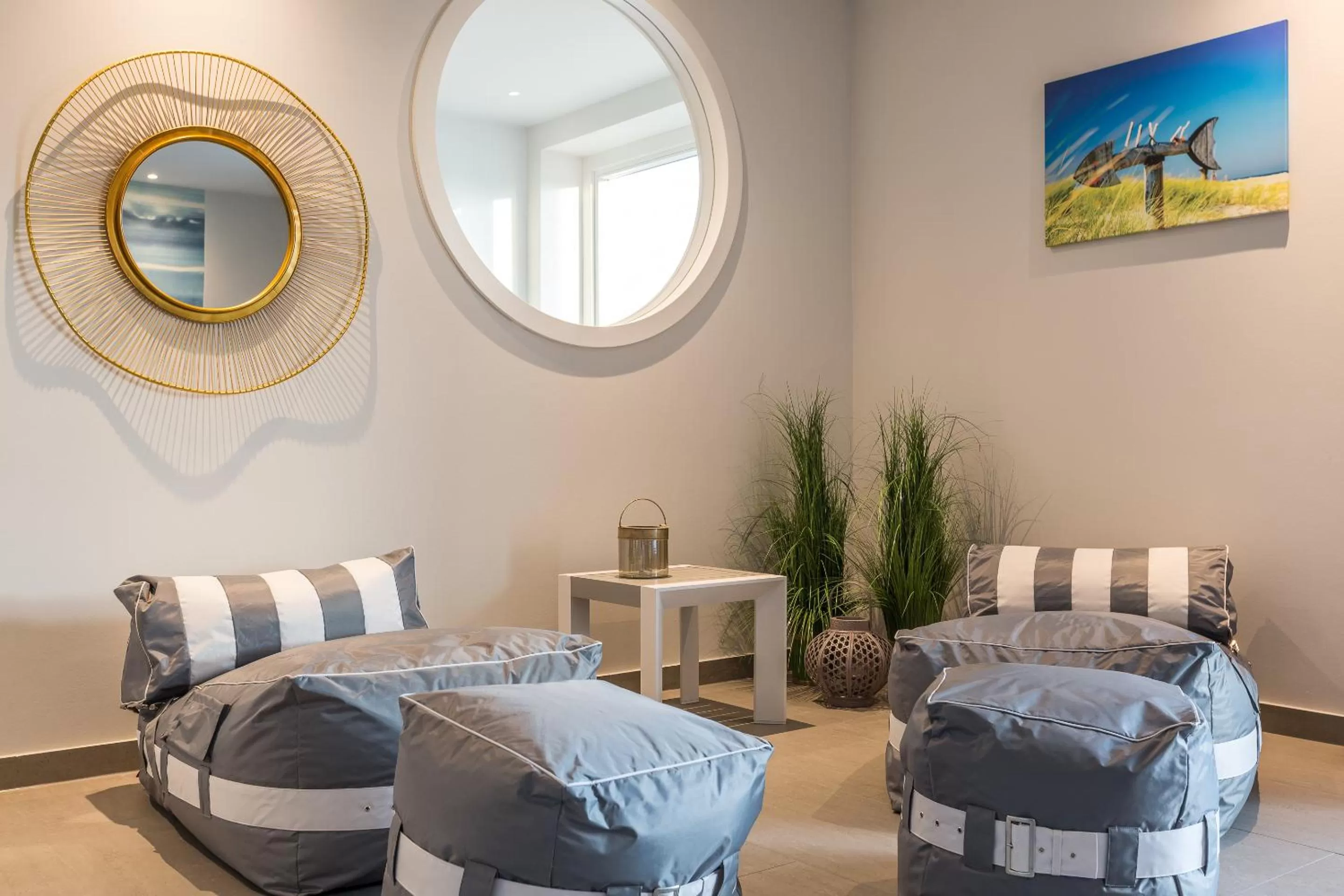 Decorative detail, Bed in Easy Living