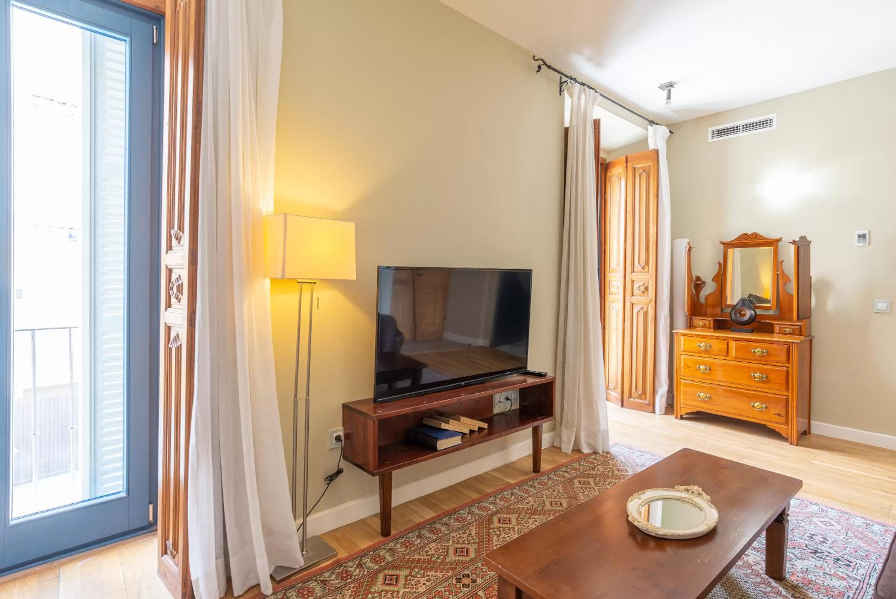 Photo of the whole room in Hotel Albaicín