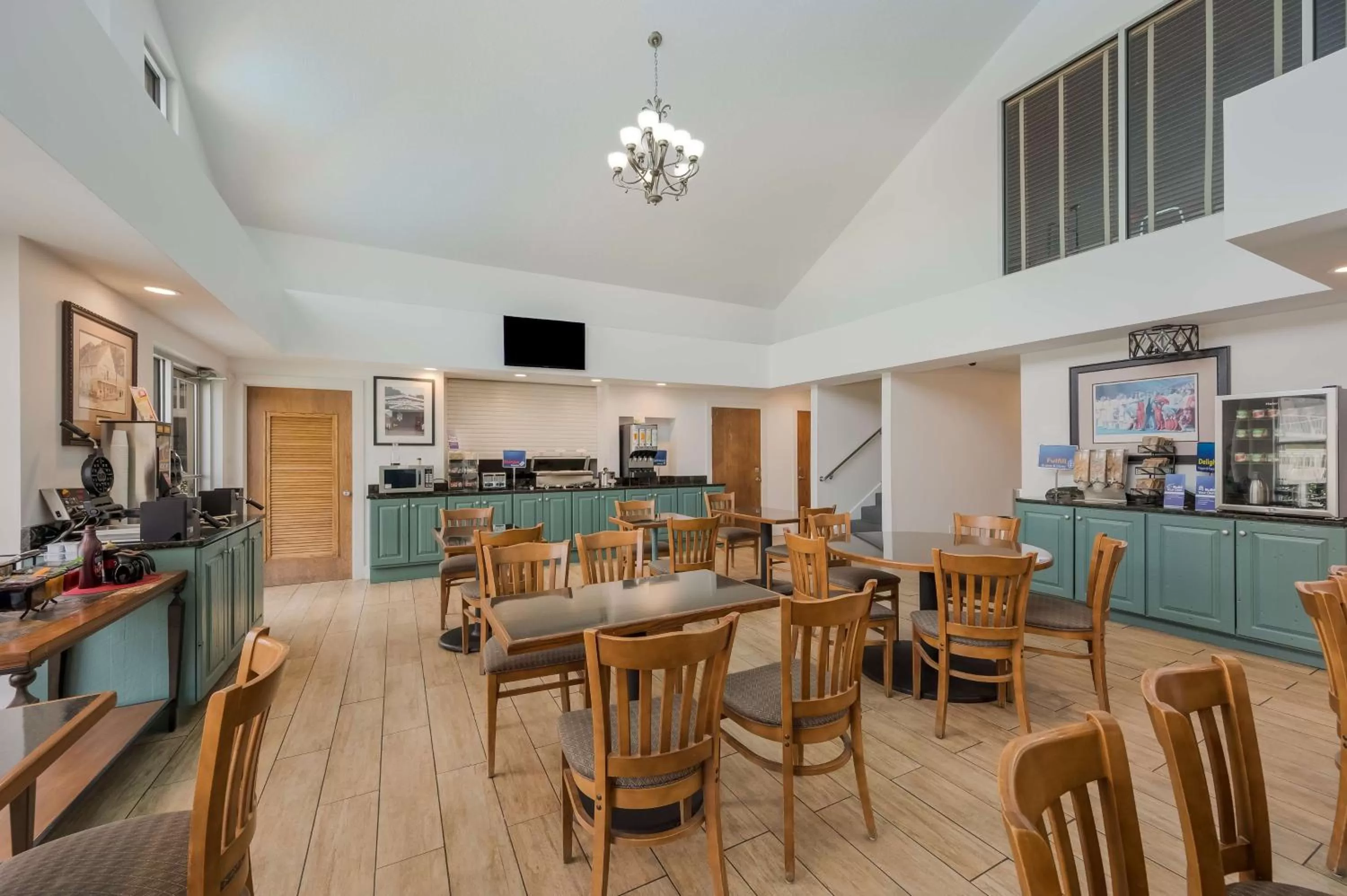 Breakfast in Best Western University Inn