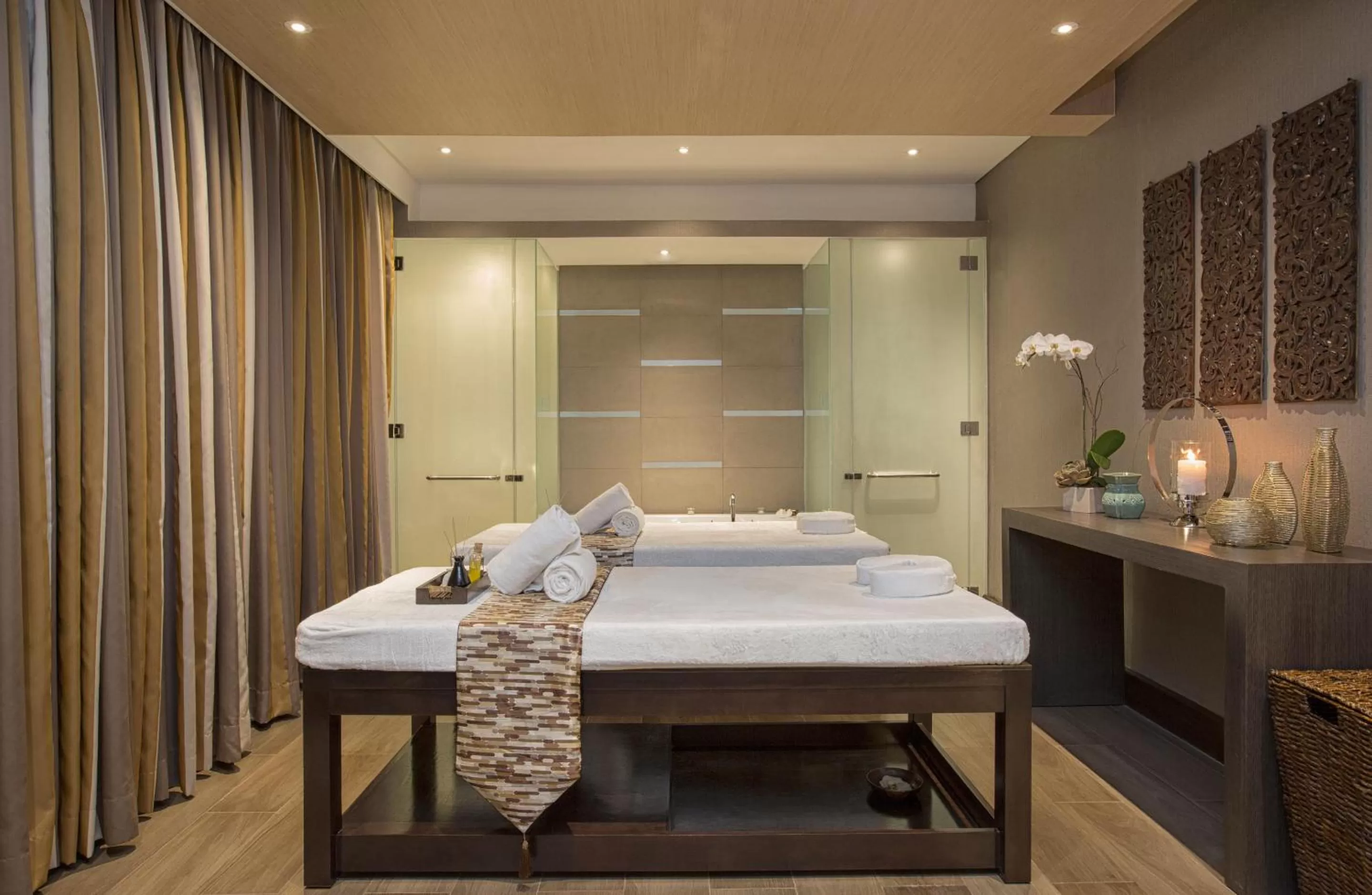 Spa and wellness centre/facilities, Bed in Makati Diamond Residences