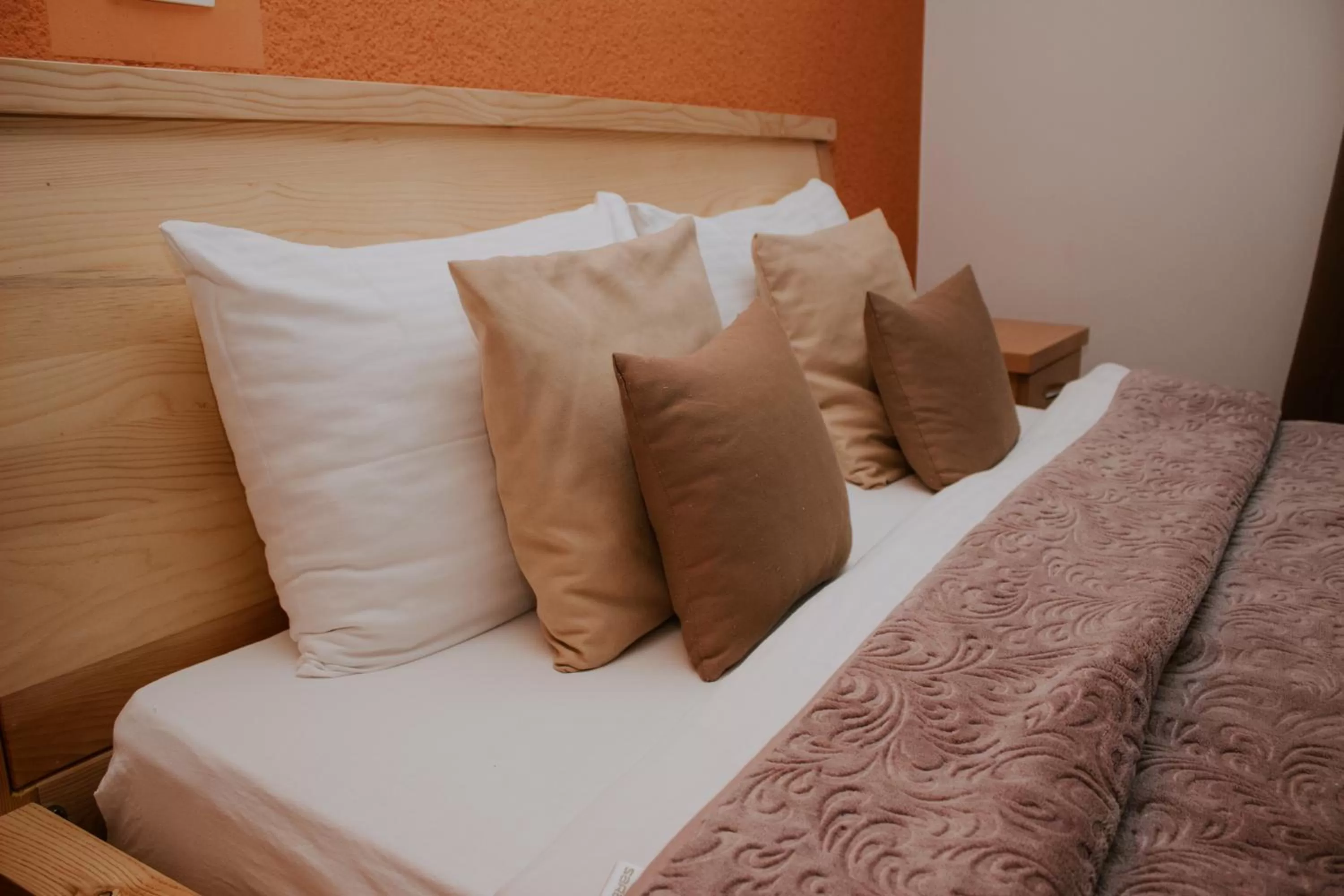 Photo of the whole room, Bed in Hotel Serdar