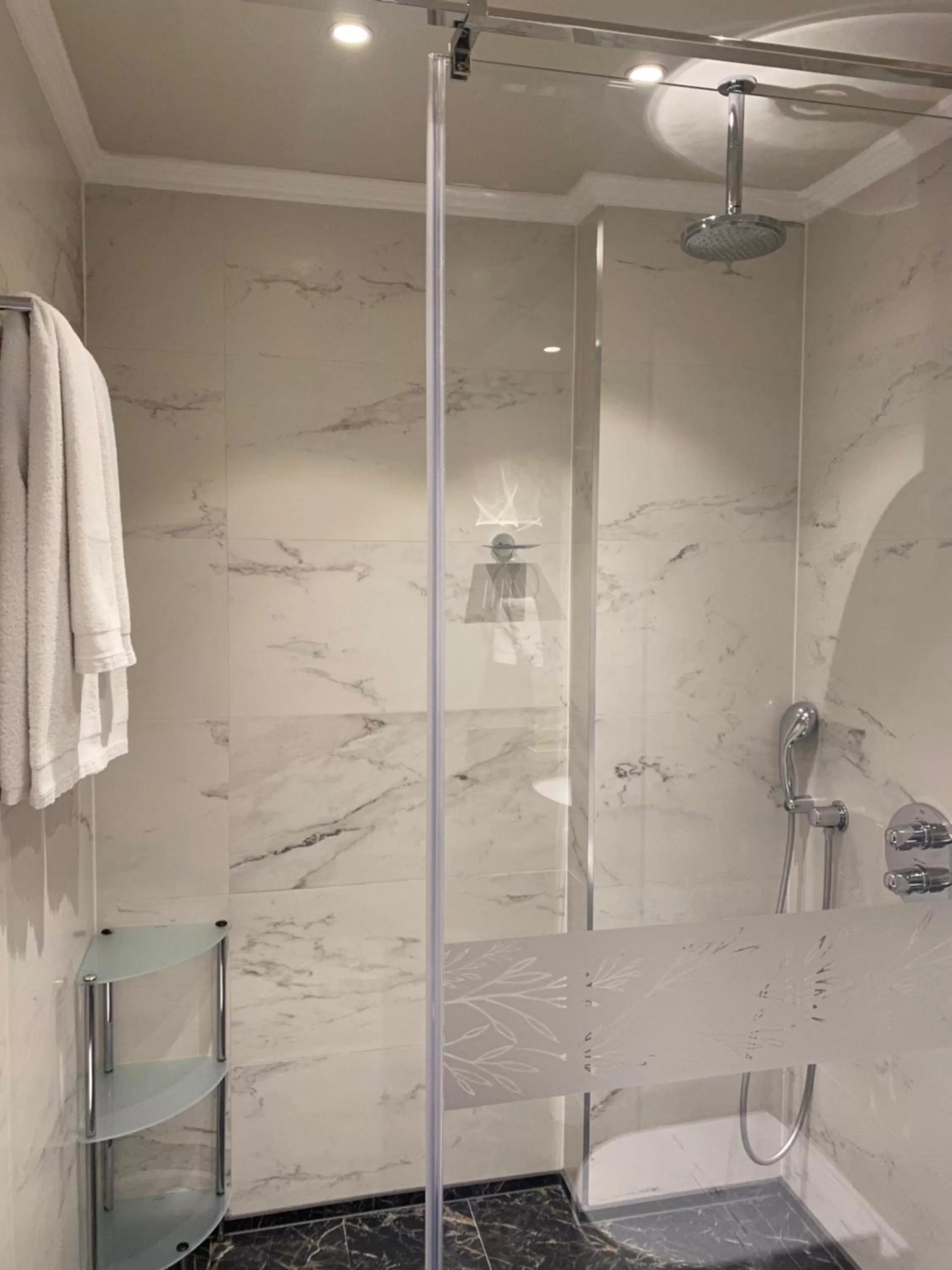 Bathroom in Hotel Residence Promenade