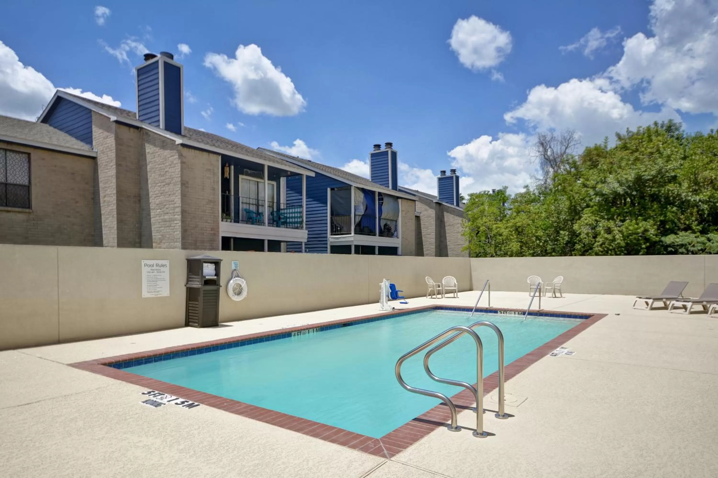 Swimming pool in Holiday Inn Express & Suites - Houston NASA - Boardwalk Area by IHG