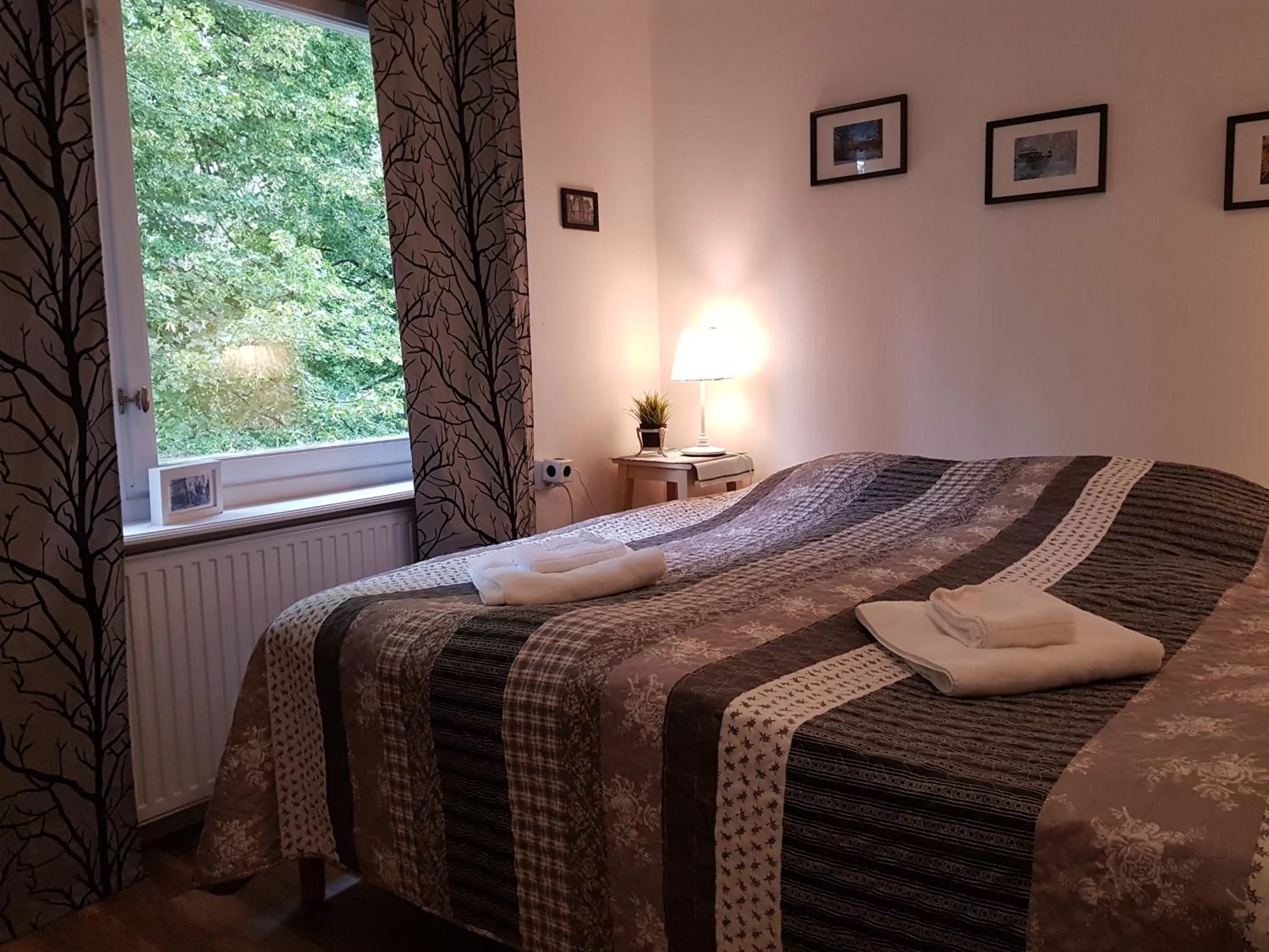 Photo of the whole room, Bed in Brukshotellet Skinnsberg