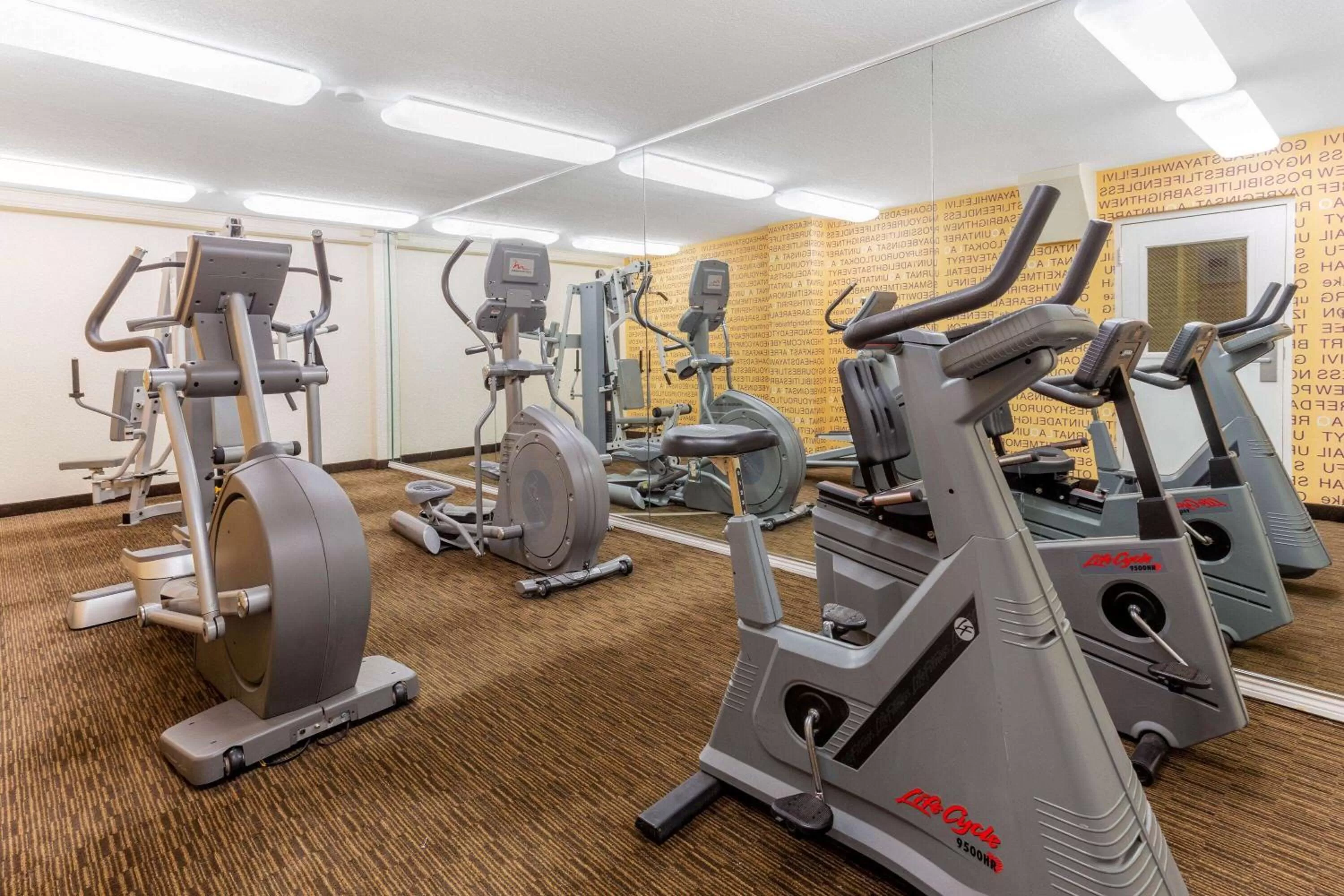 Fitness centre/facilities in La Quinta by Wyndham Redding