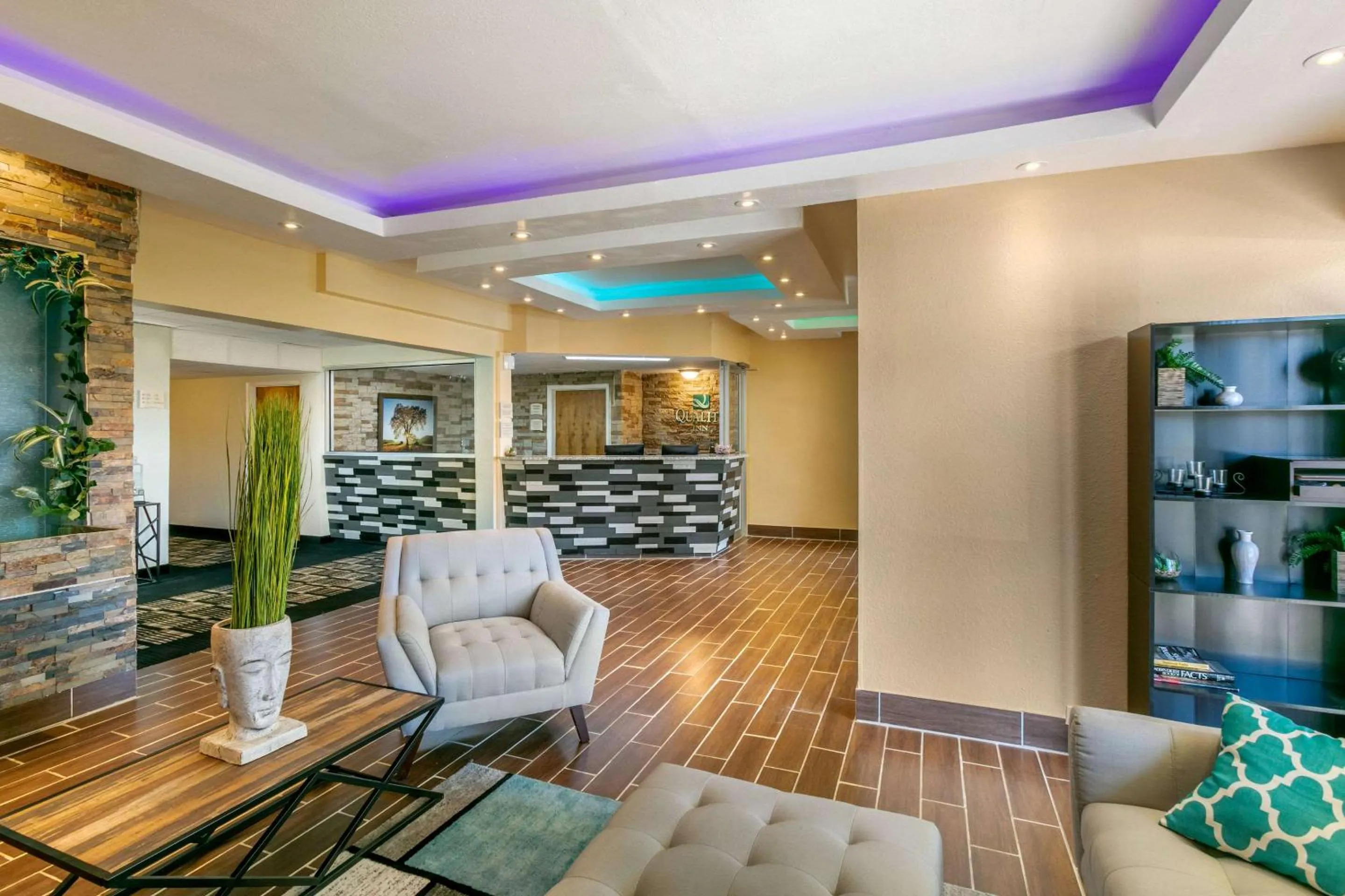 Lobby or reception in Quality Inn Rawlins I-80