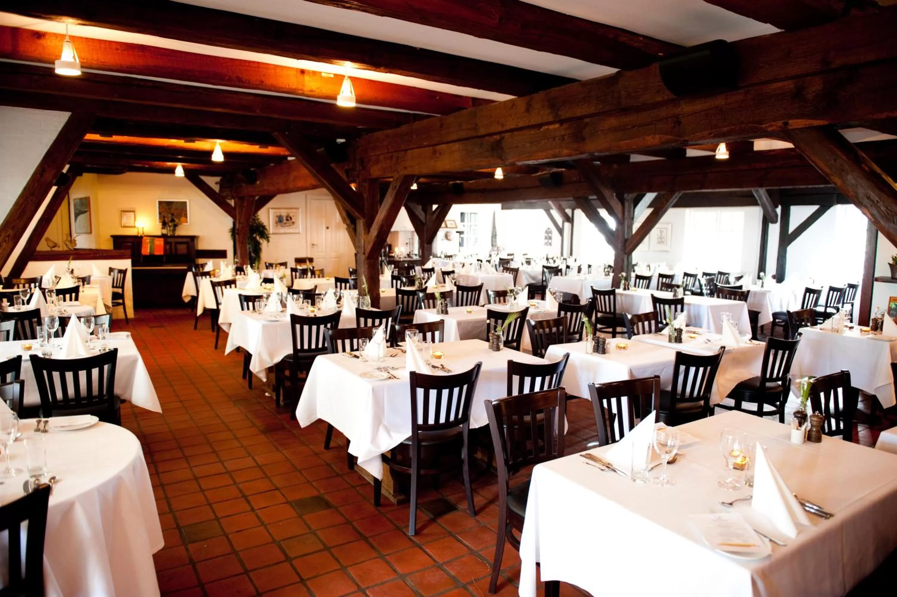 Restaurant/places to eat in Benniksgaard Hotel