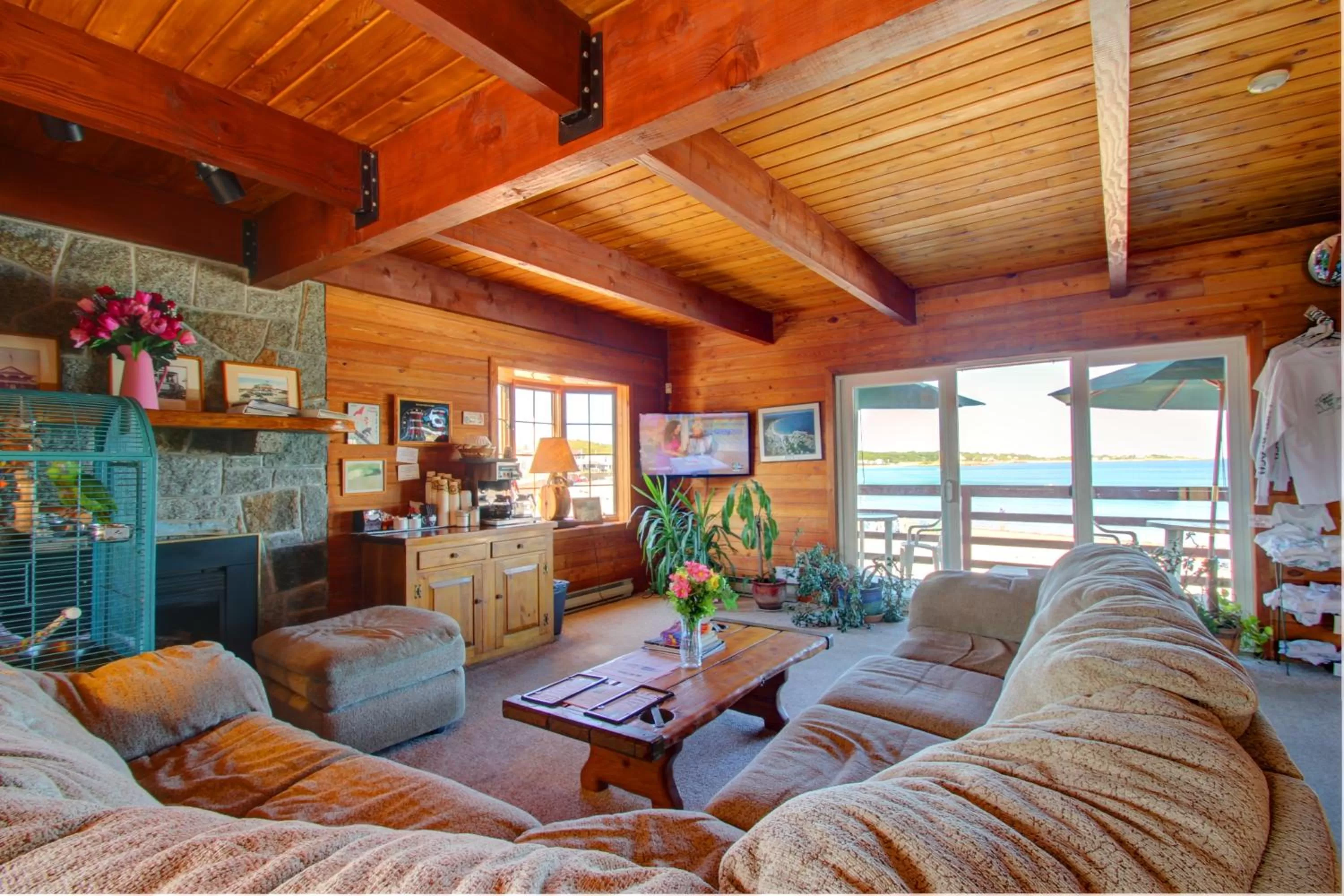 Lobby or reception in Cape Ann Motor Inn