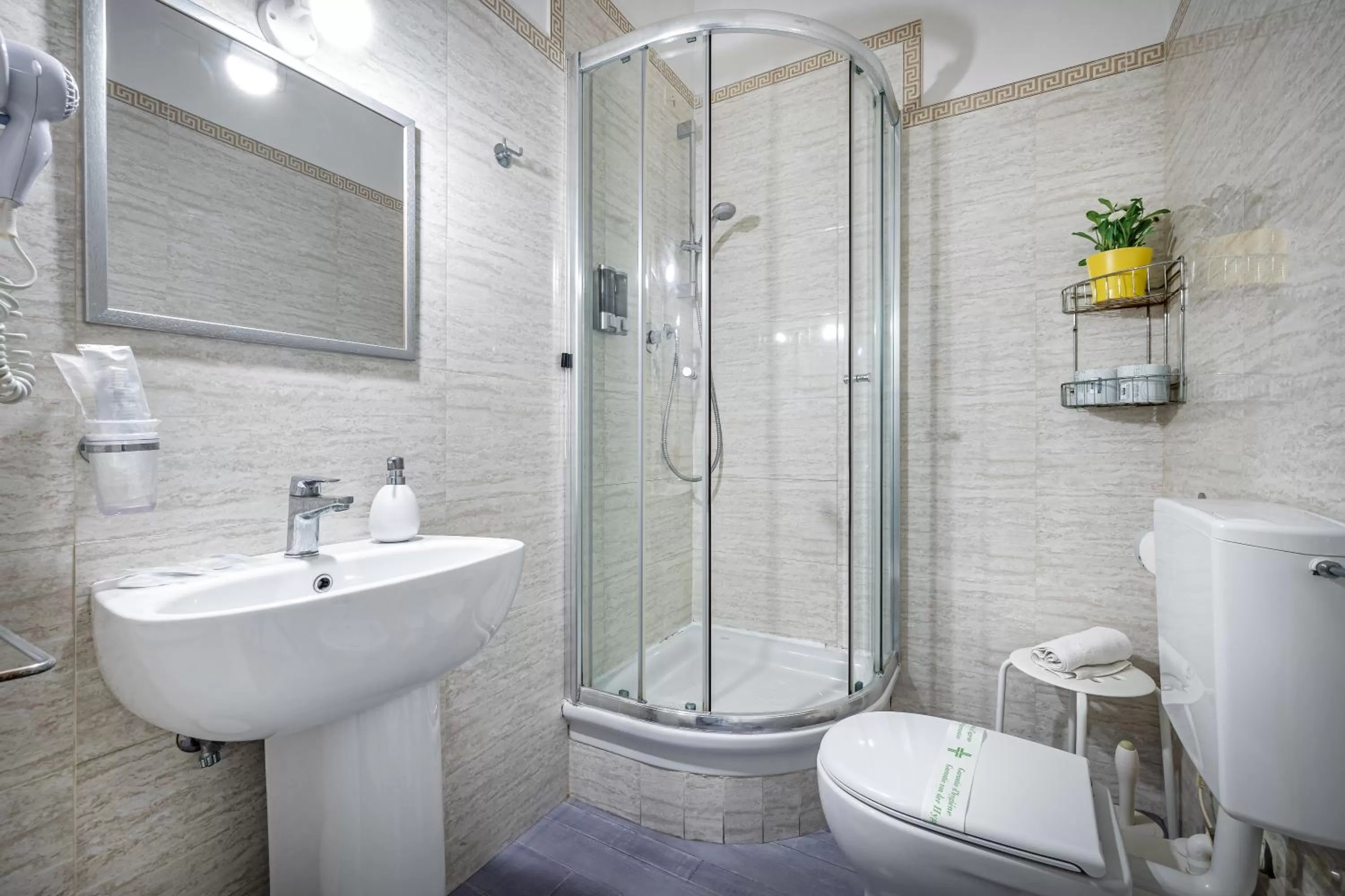 Shower in Maison Bianca B&B