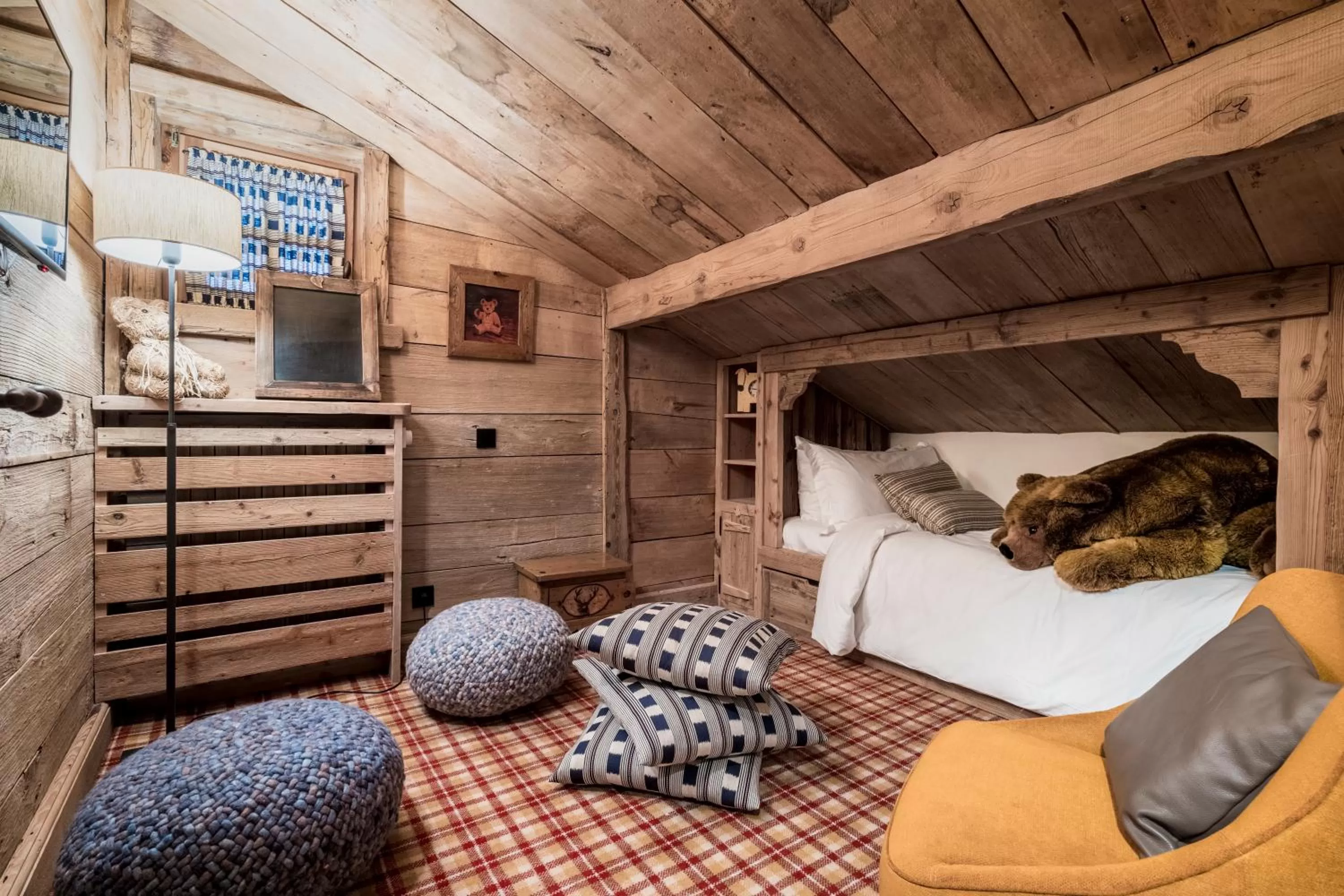 Bedroom, Bed in Les Chalets du Mont d'Arbois & Spa, Megève