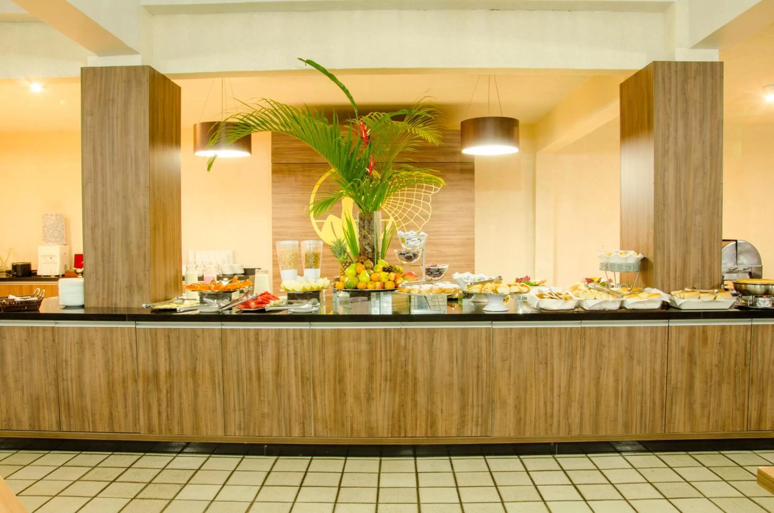 Food in Camboa Hotel Paranaguá