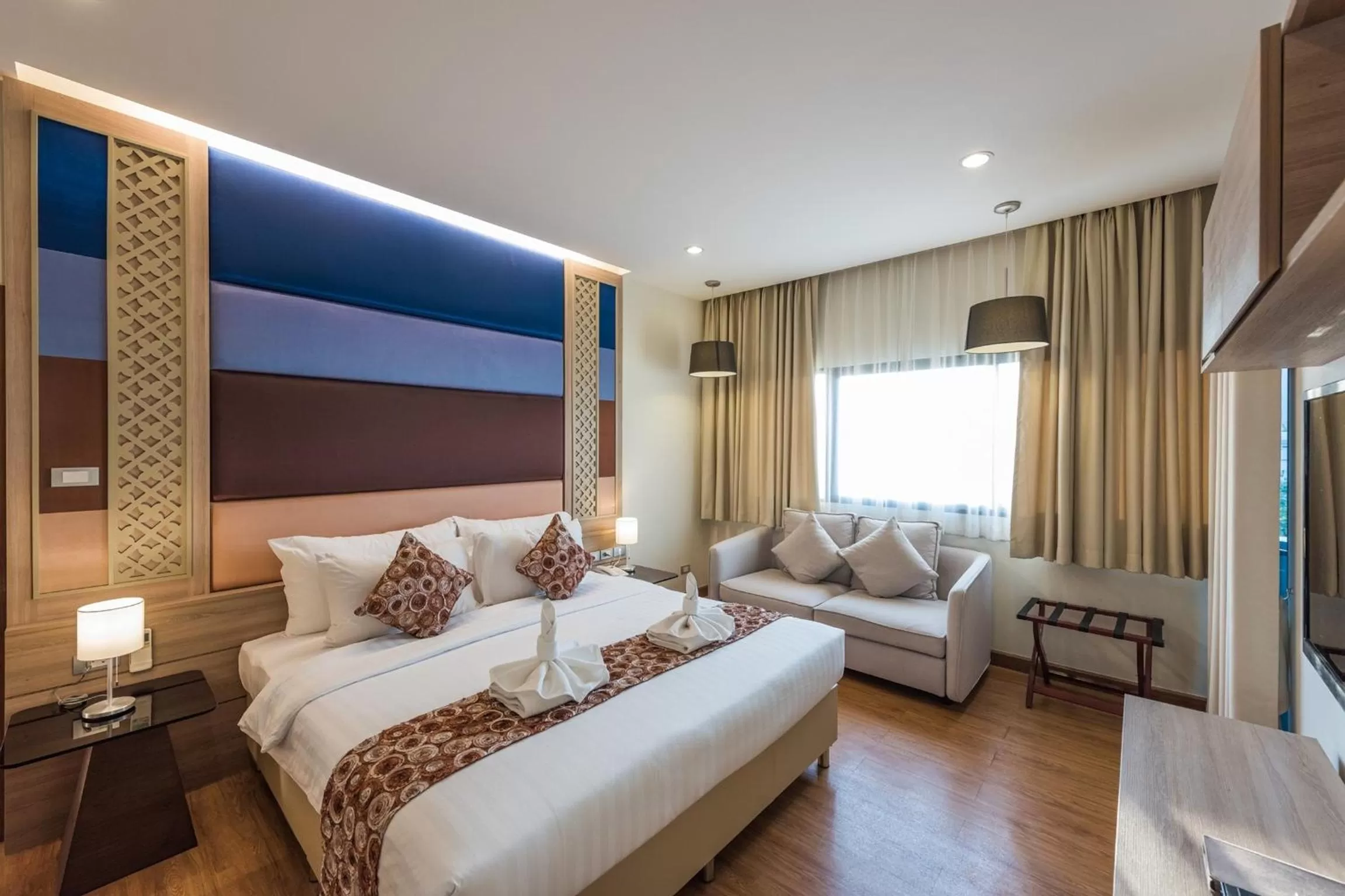 Living room, Bed in S17 Nimman