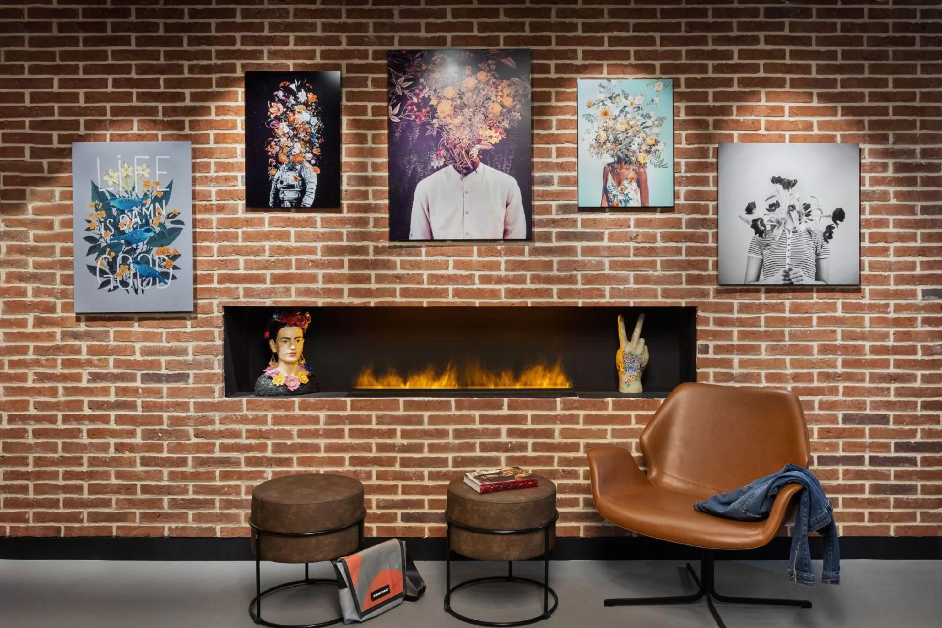 Lobby or reception in Moxy Amiens