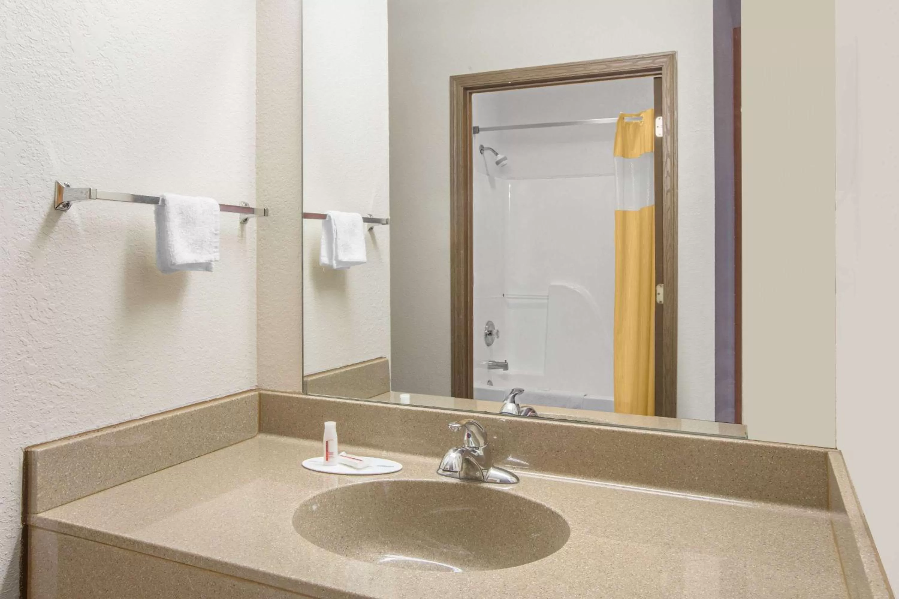 Photo of the whole room in Days Inn by Wyndham Butler