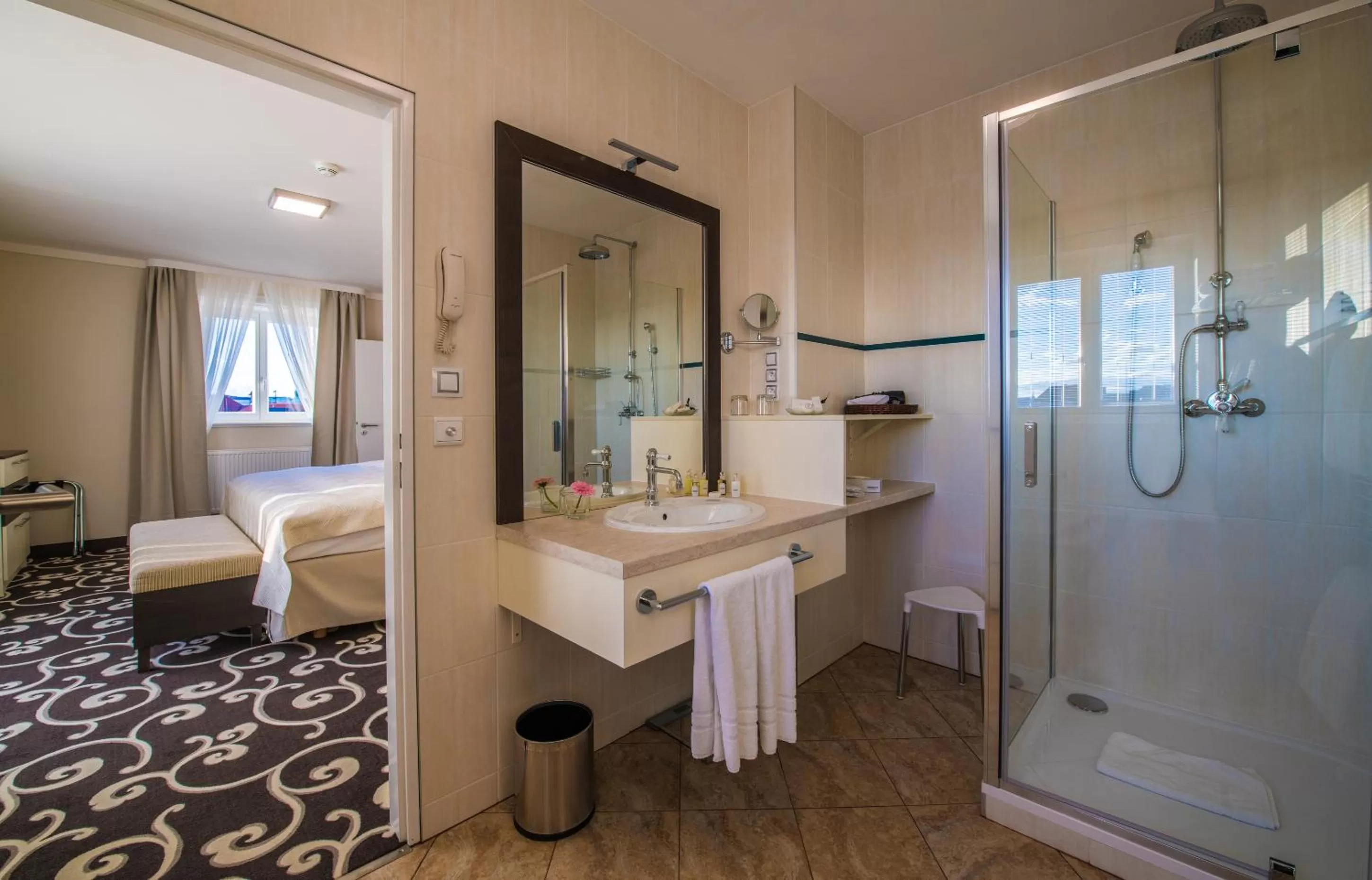 Shower in Grand Hotel Bohemia