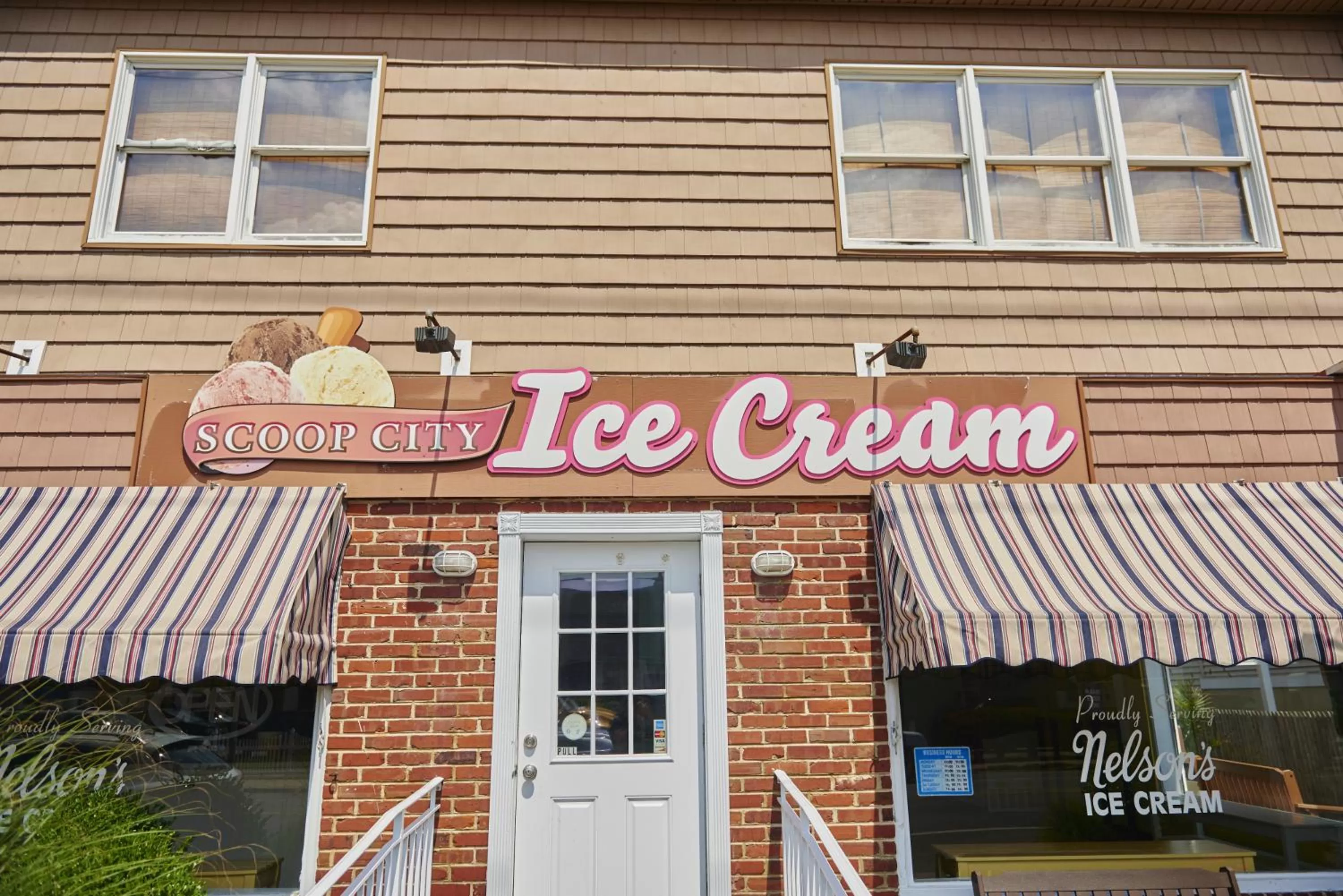 Restaurant/places to eat in Drifting Sands Oceanfront Hotel