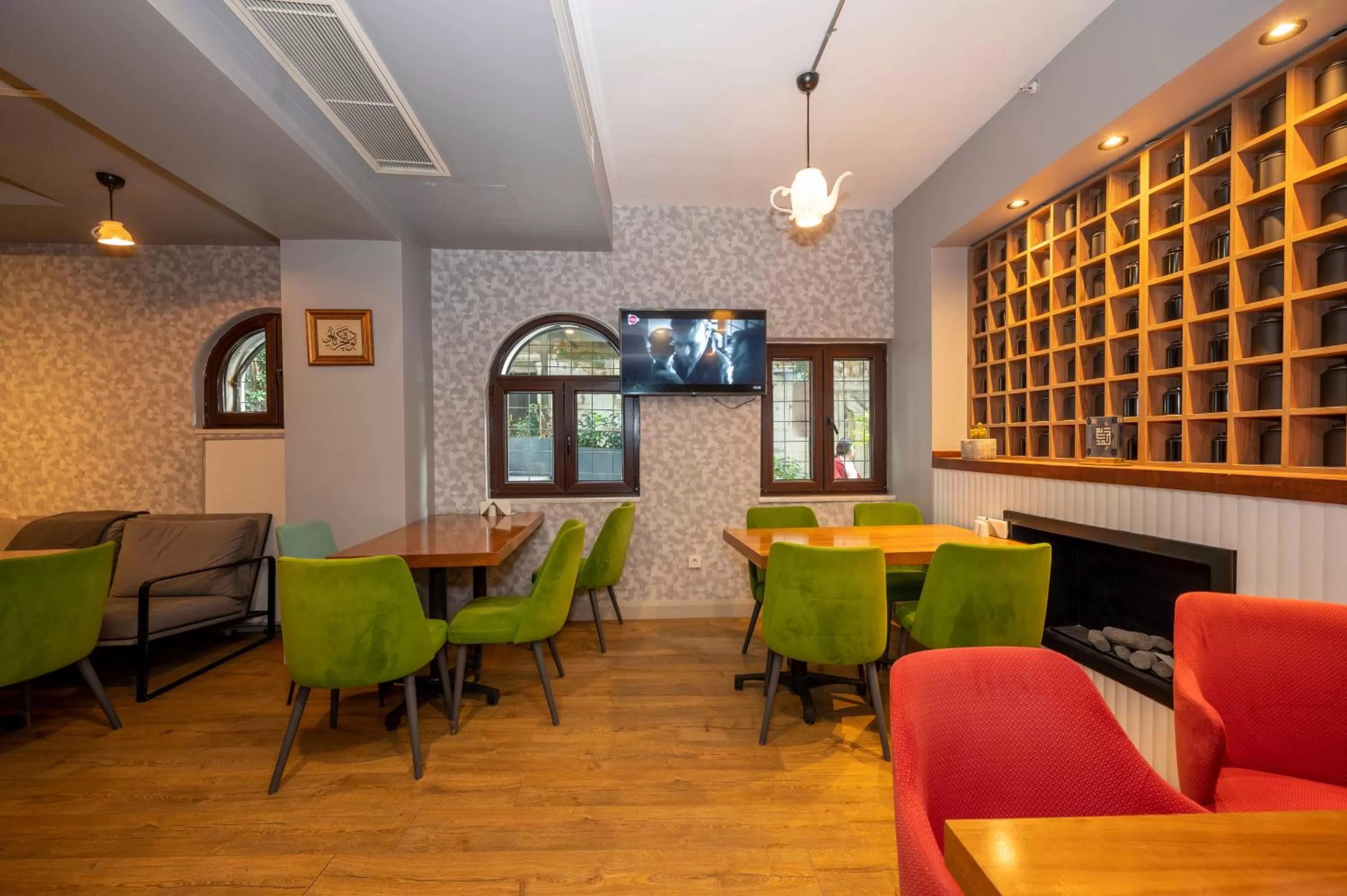 Restaurant/places to eat in Juno Hotel Taksim