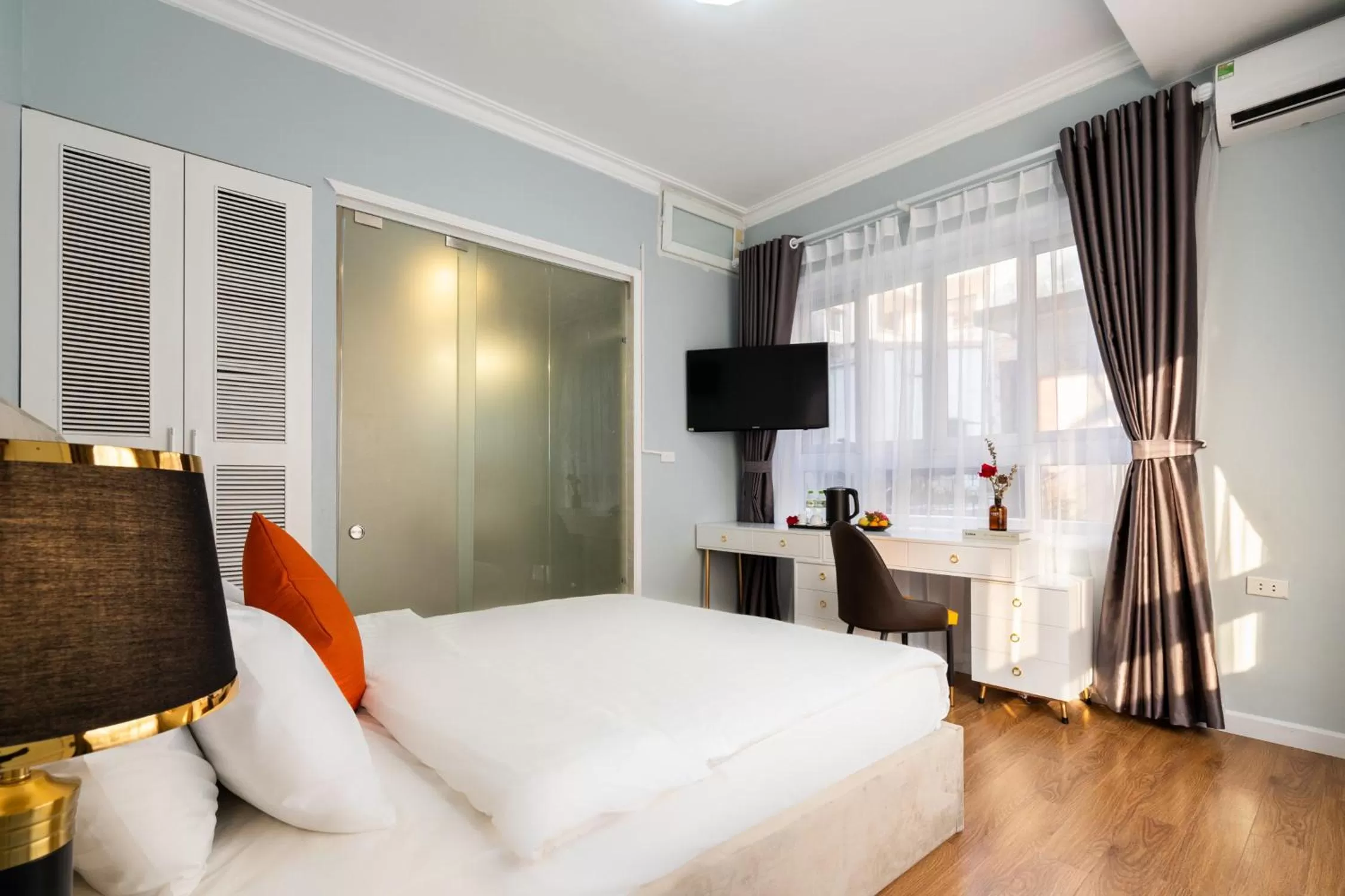 Photo of the whole room in Hanoi Memory Legends Hotel